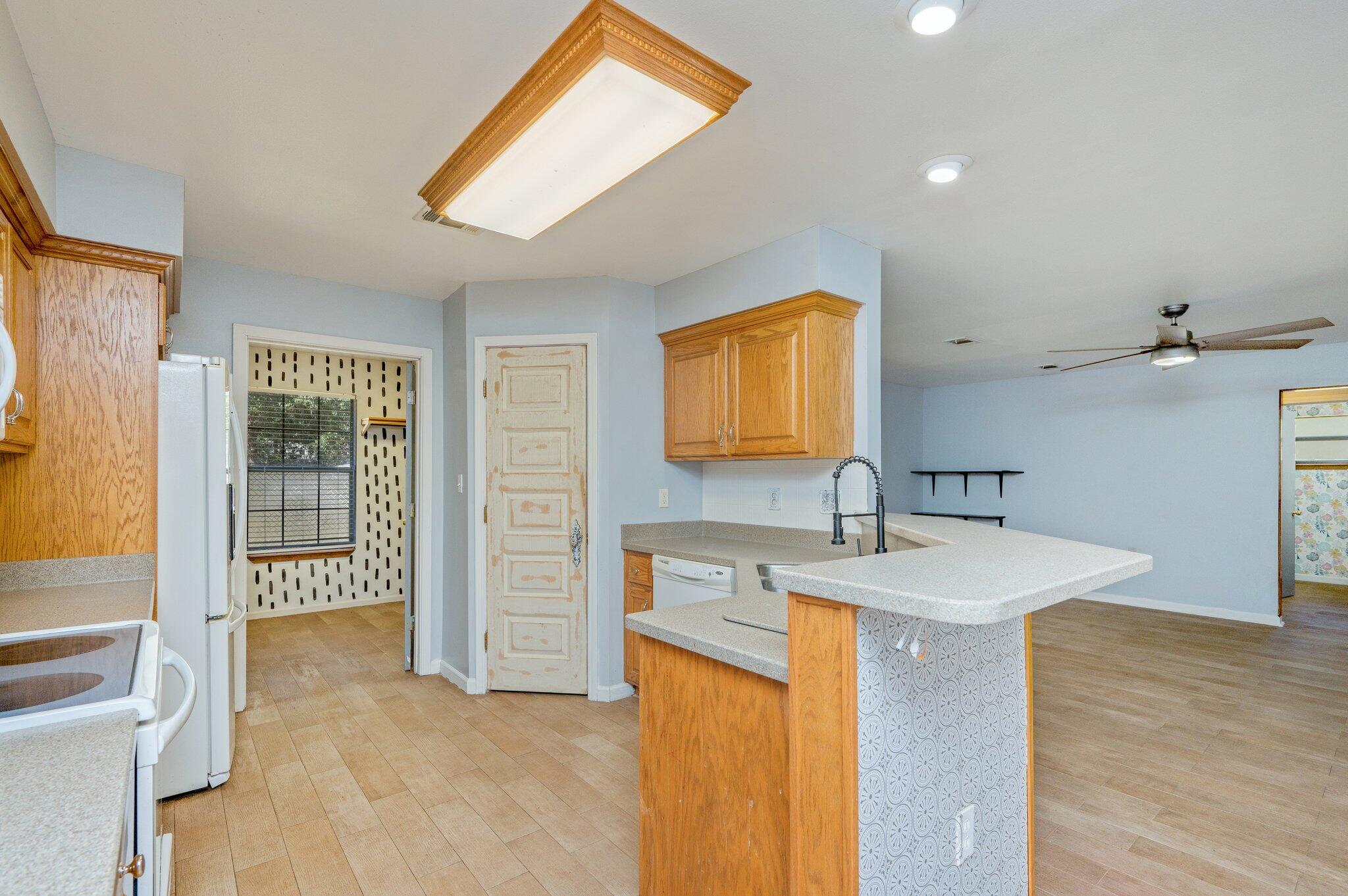 EDGEWOOD - Residential Lease