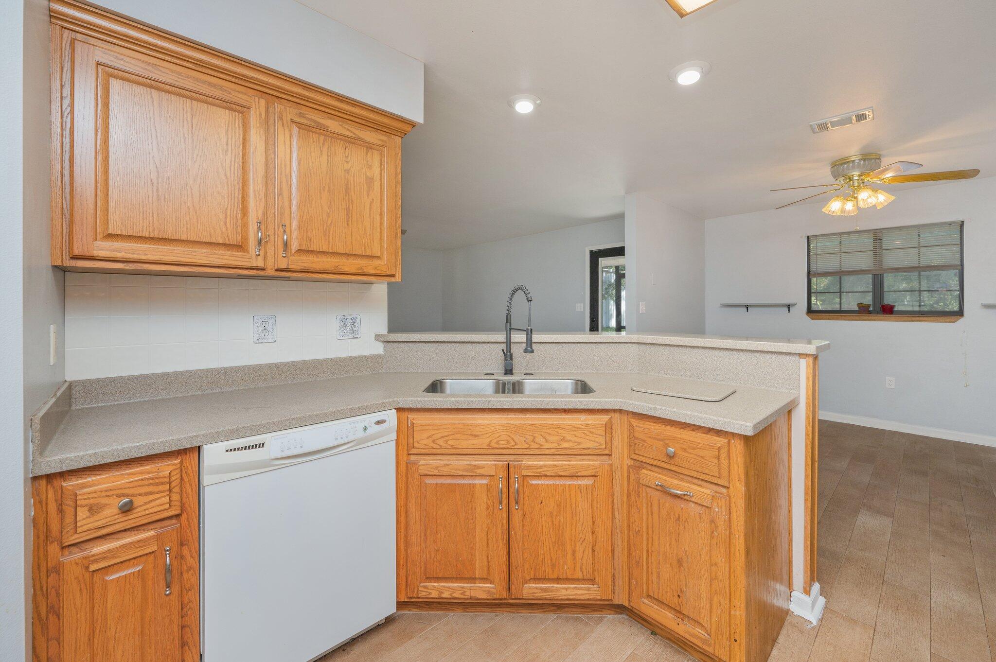 EDGEWOOD - Residential Lease