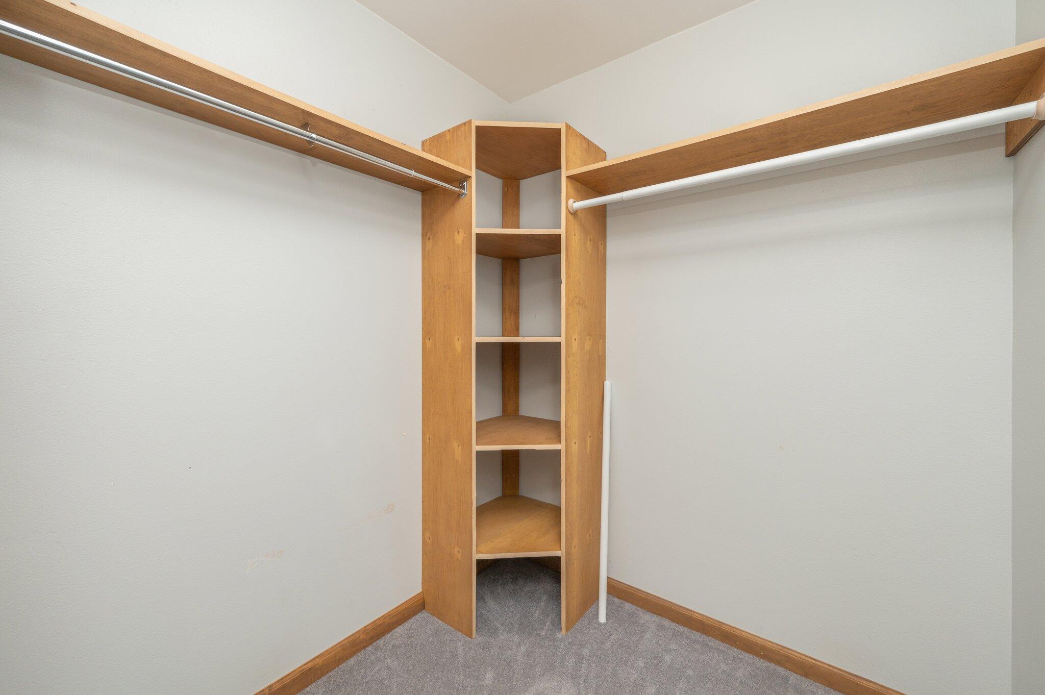 EDGEWOOD - Residential Lease