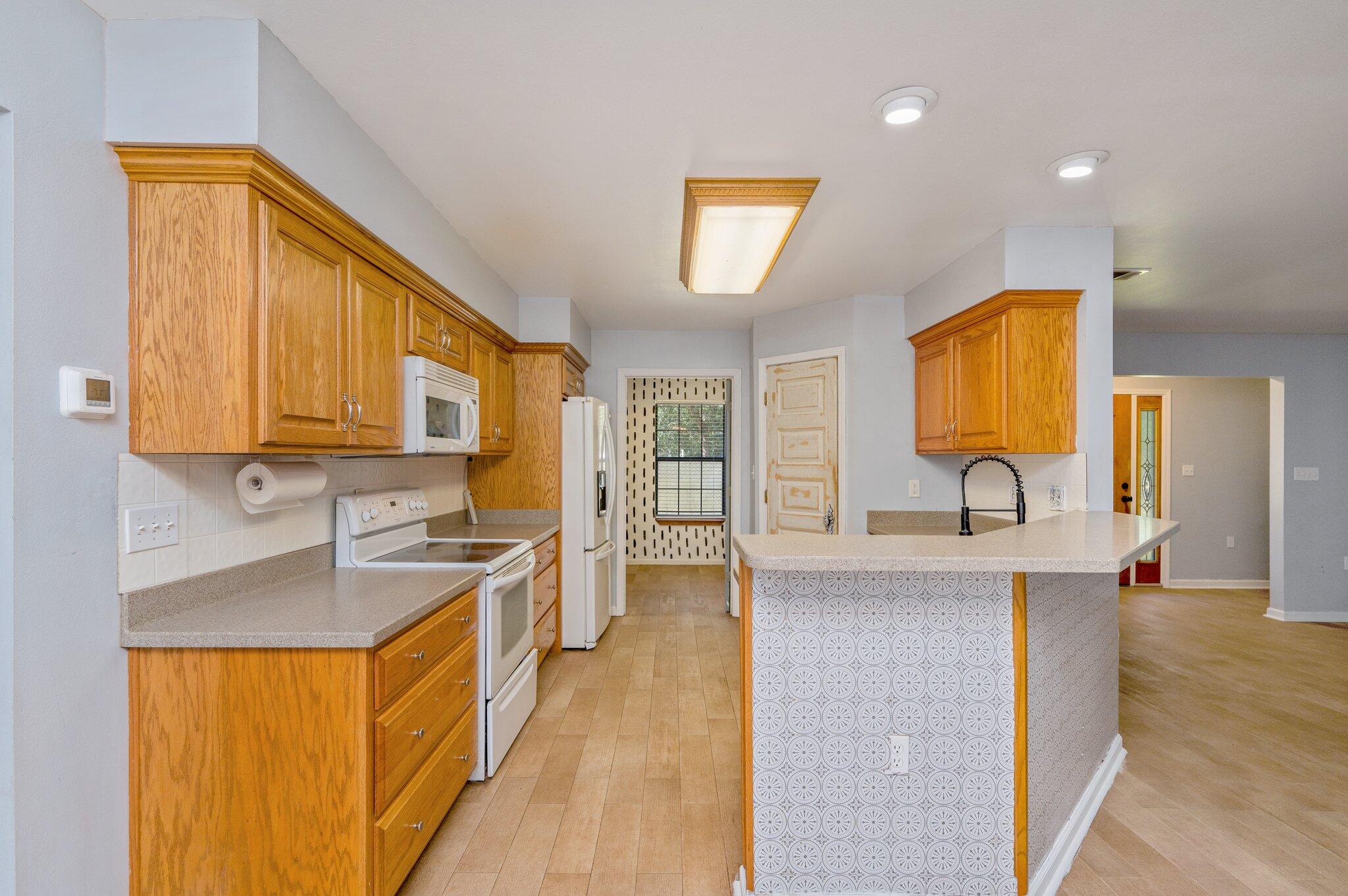 EDGEWOOD - Residential Lease