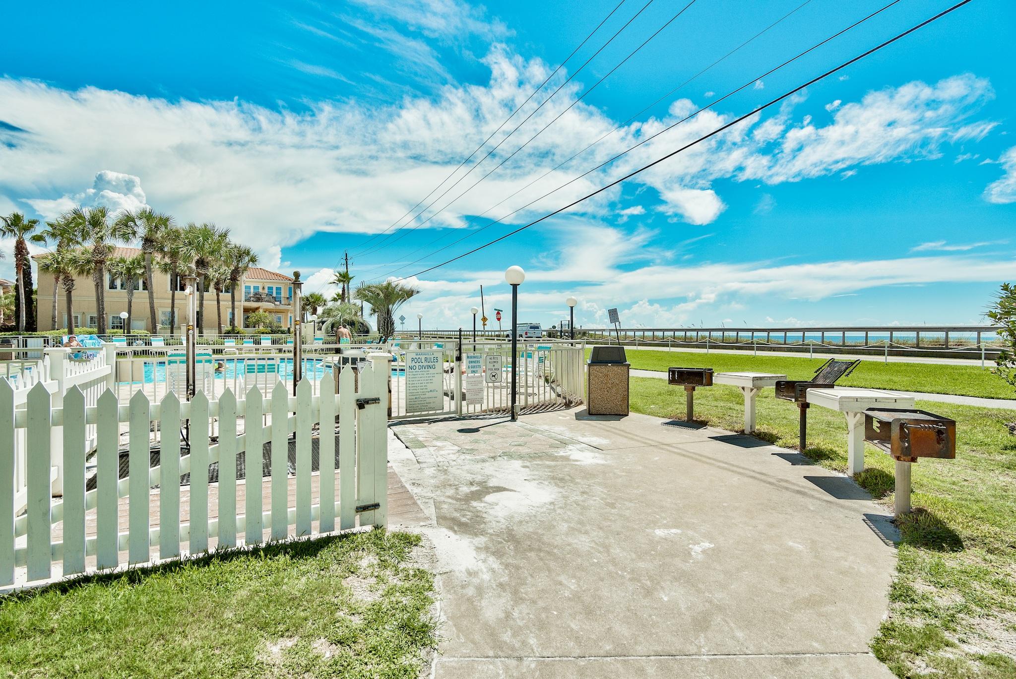 MARAVILLA CONDO 3 - Residential