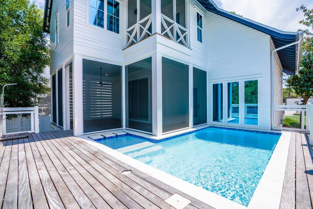 SEAGROVE SHORES 4TH ADD - Residential