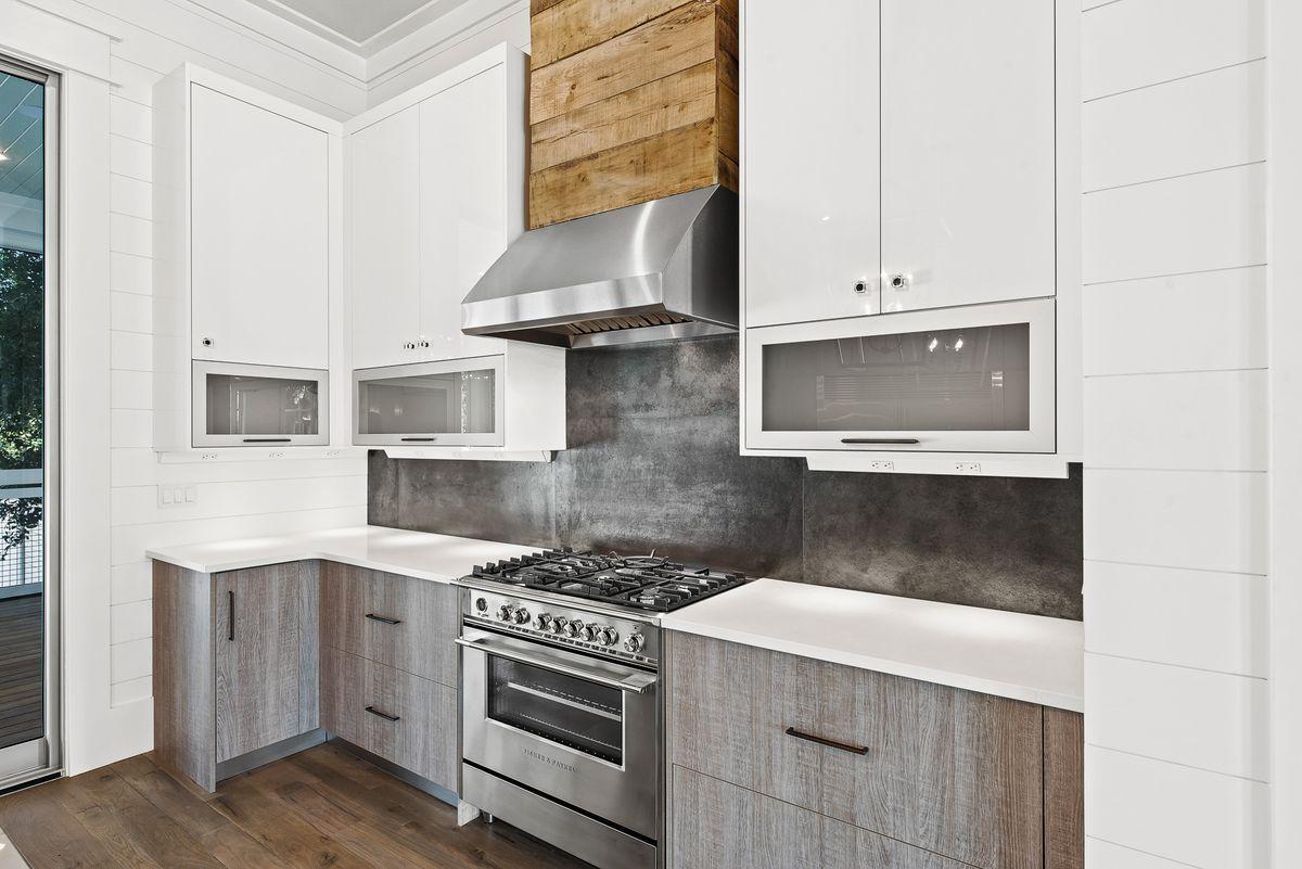 SEAGROVE SHORES 4TH ADD - Residential