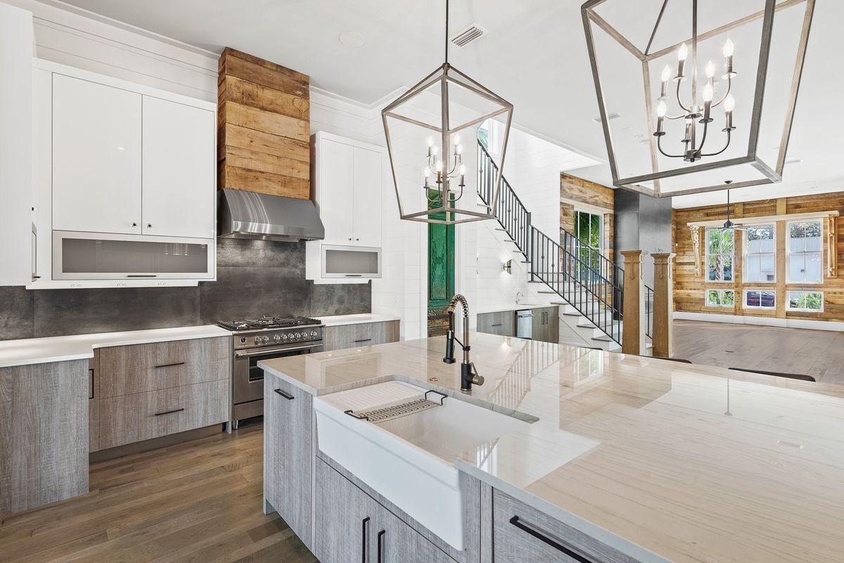 SEAGROVE SHORES 4TH ADD - Residential