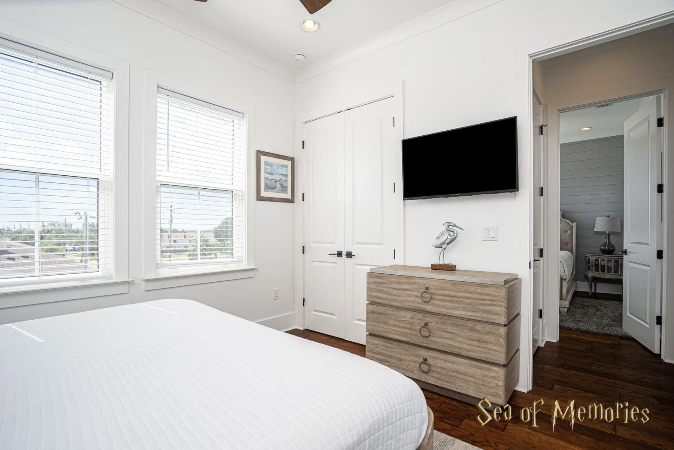 The Retreat at Miramar - Residential
