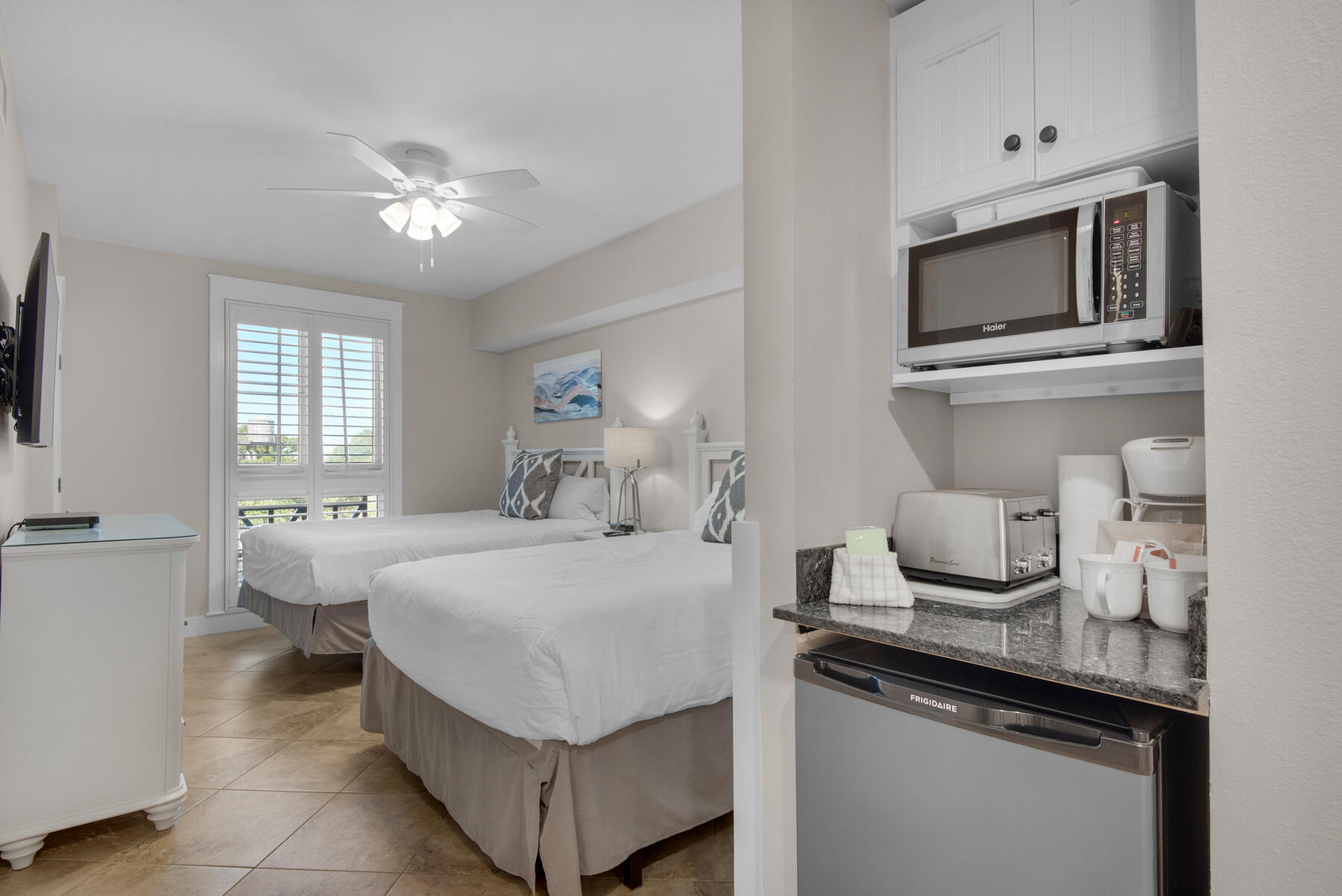 OBSERVATION POINT SOUTH - Residential