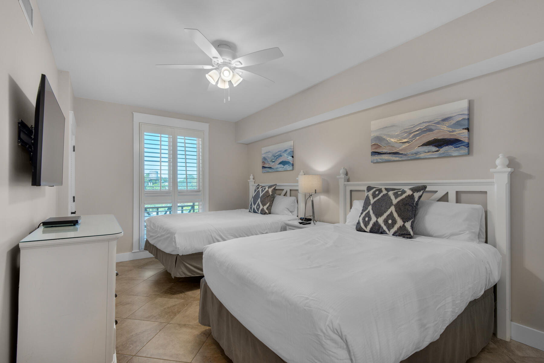 OBSERVATION POINT SOUTH - Residential