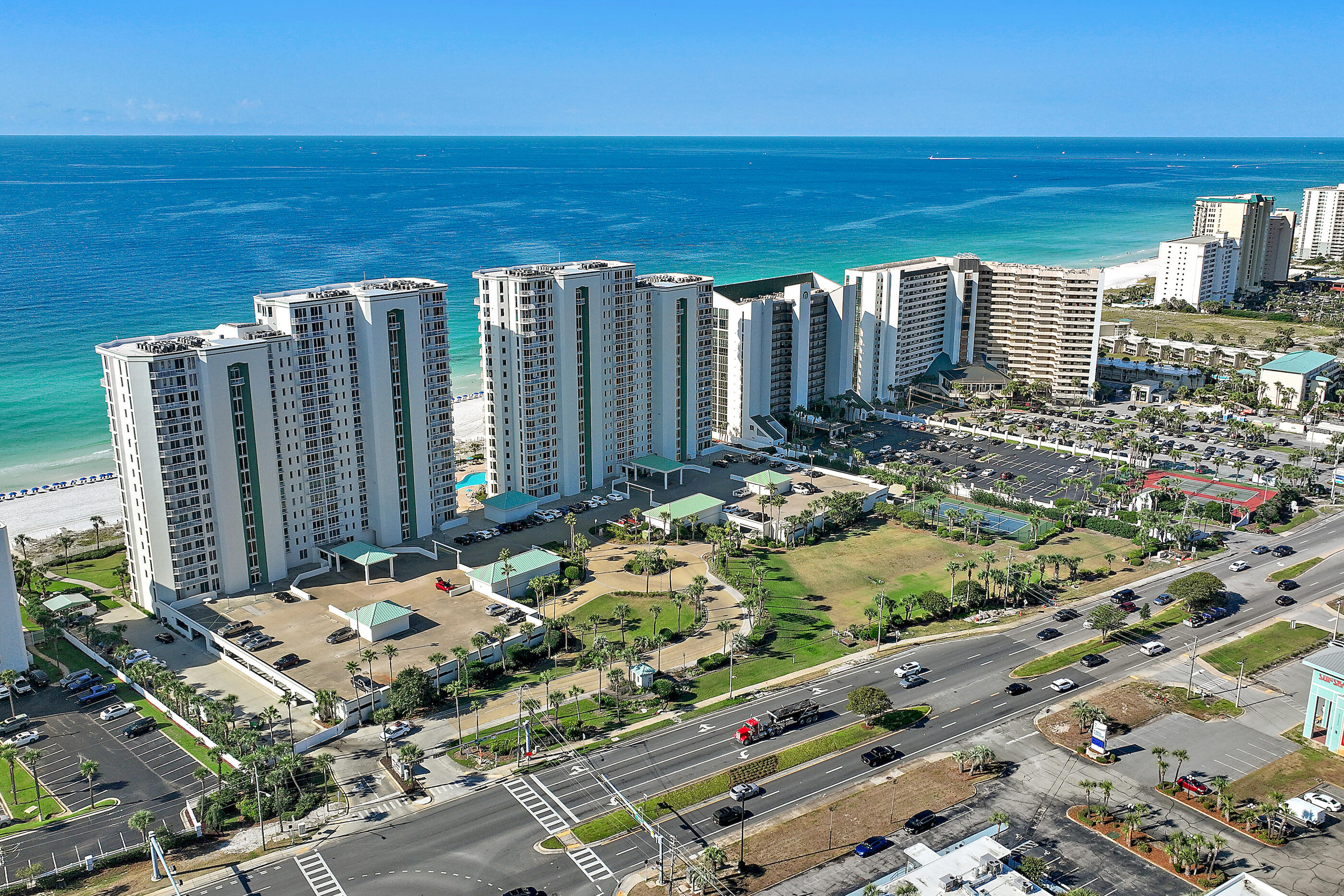 SILVER BEACH TOWERS E - Residential