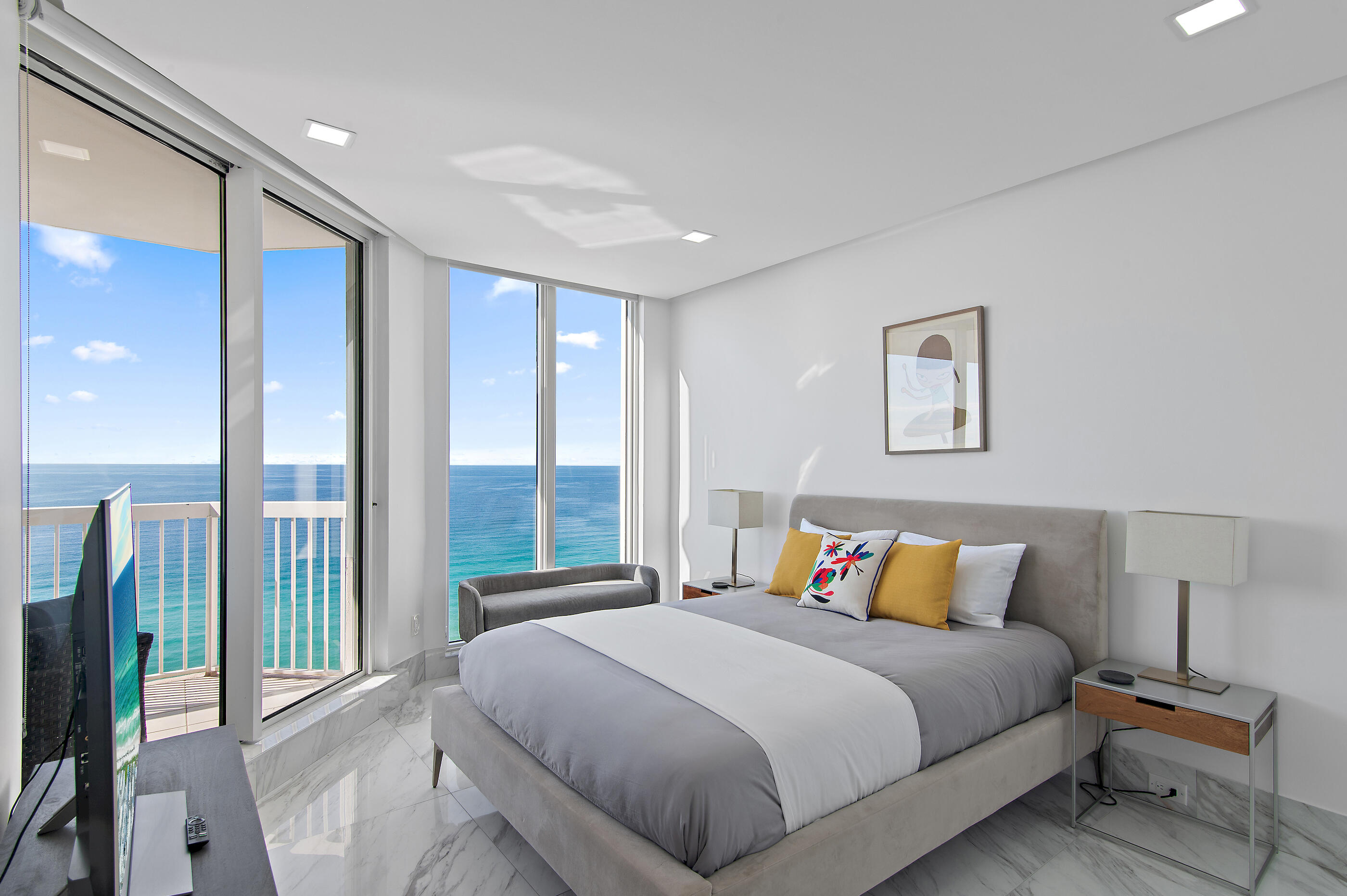 SILVER BEACH TOWERS E - Residential