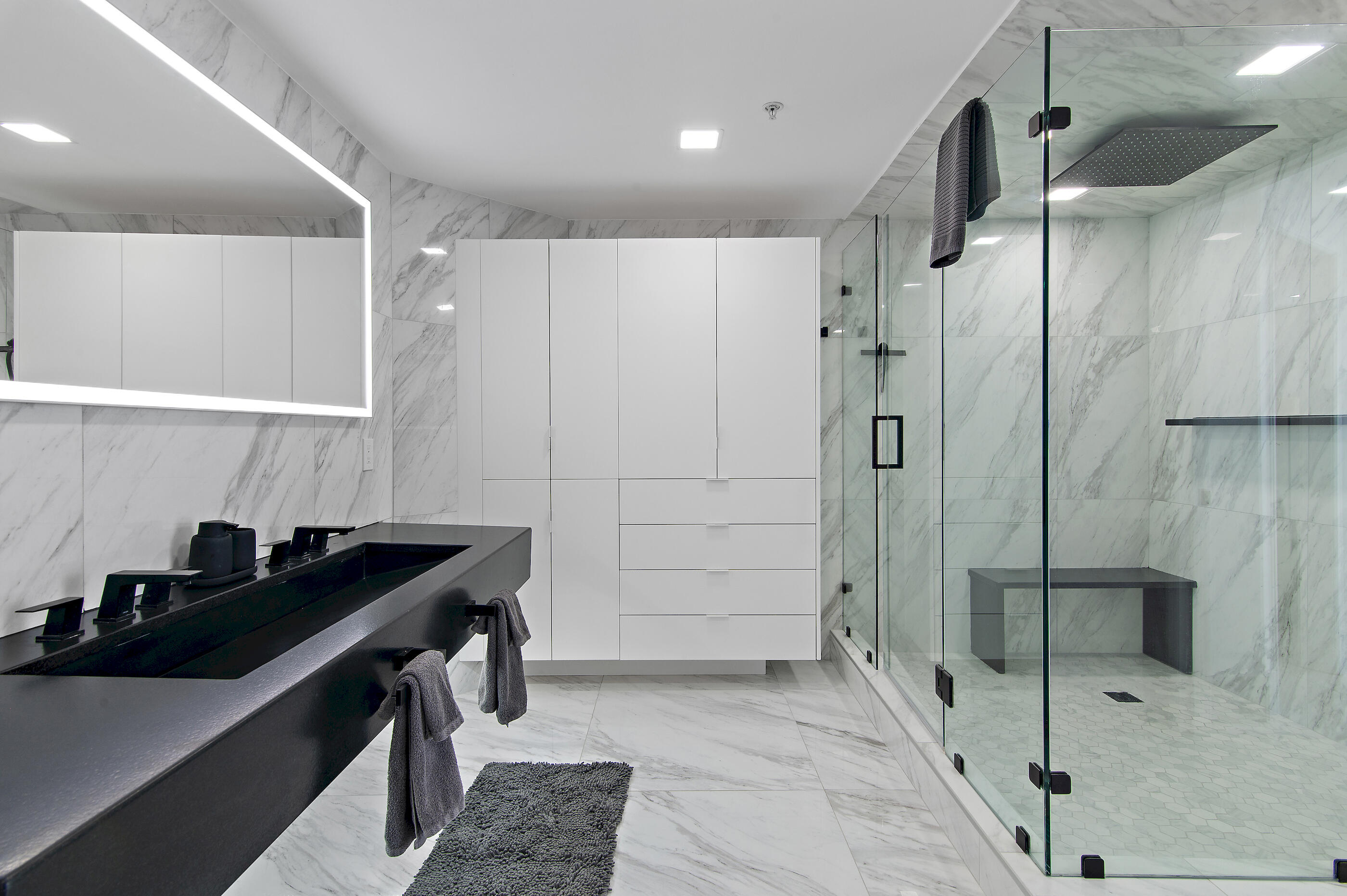 SILVER BEACH TOWERS E - Residential