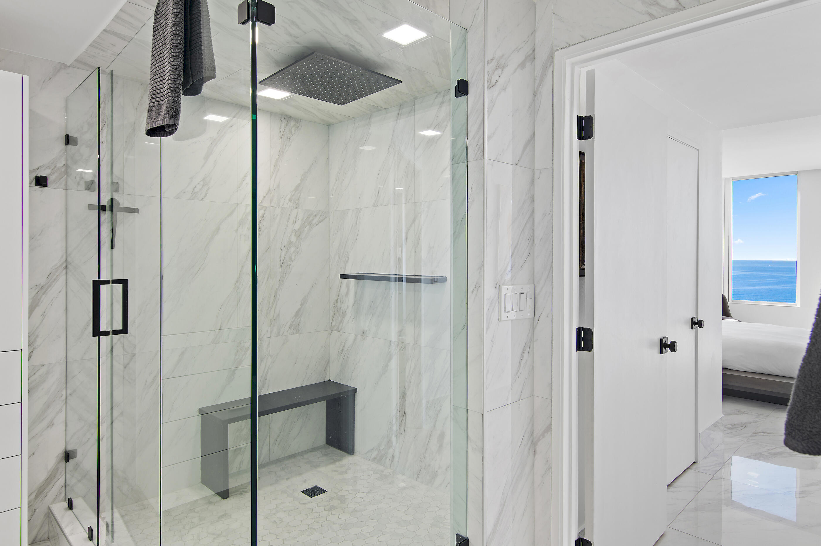 SILVER BEACH TOWERS E - Residential
