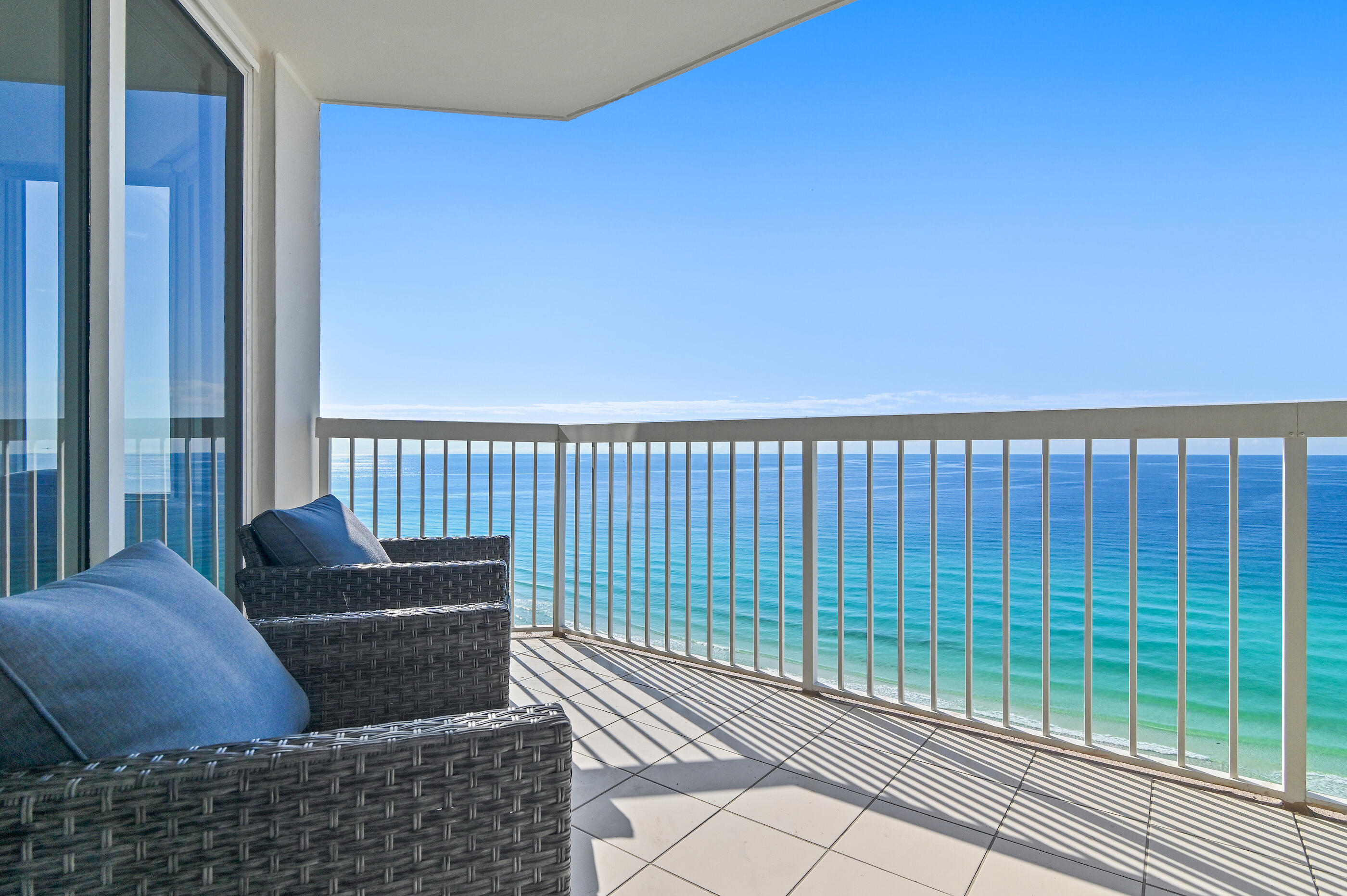 SILVER BEACH TOWERS E - Residential