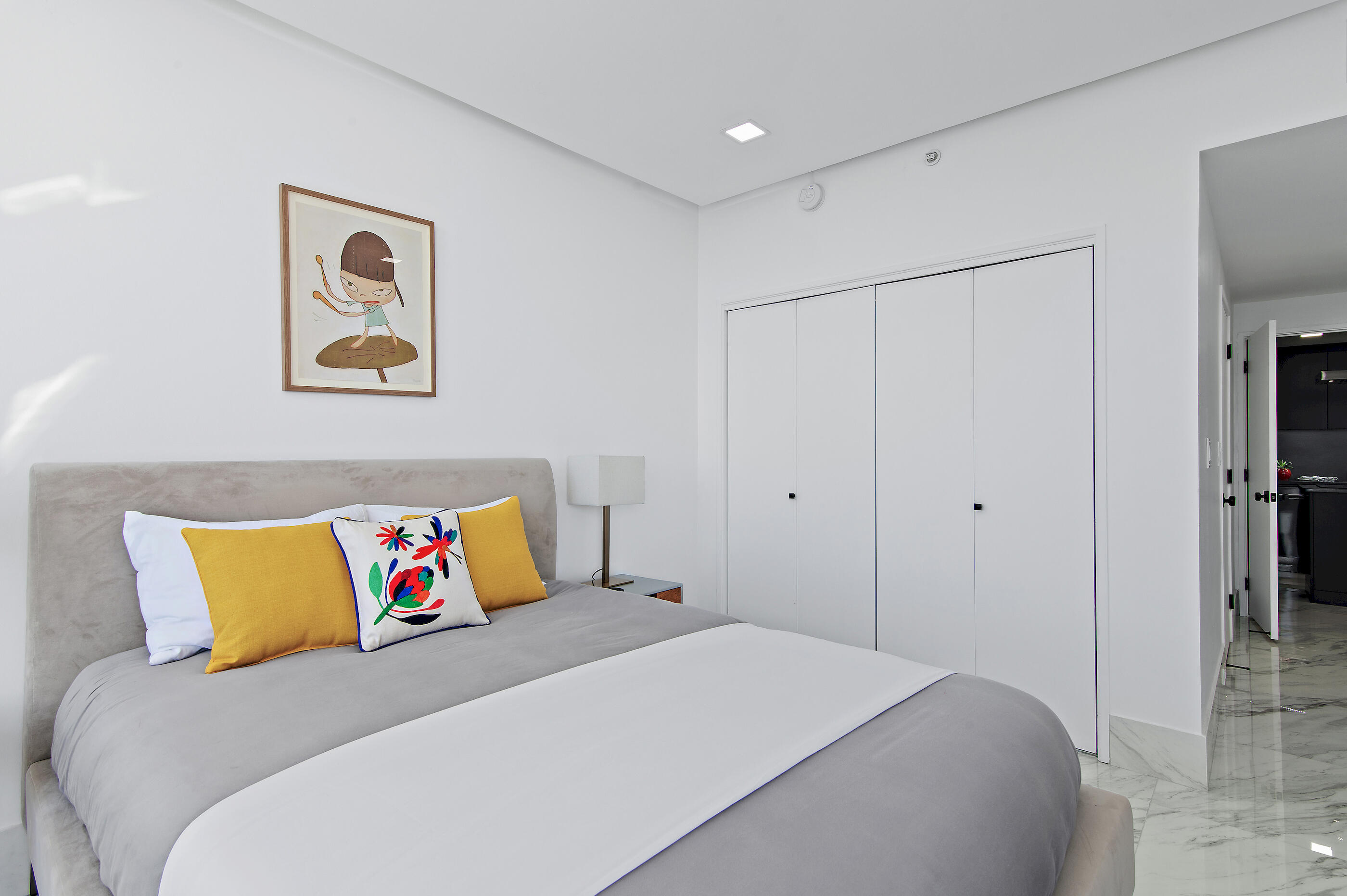 SILVER BEACH TOWERS E - Residential