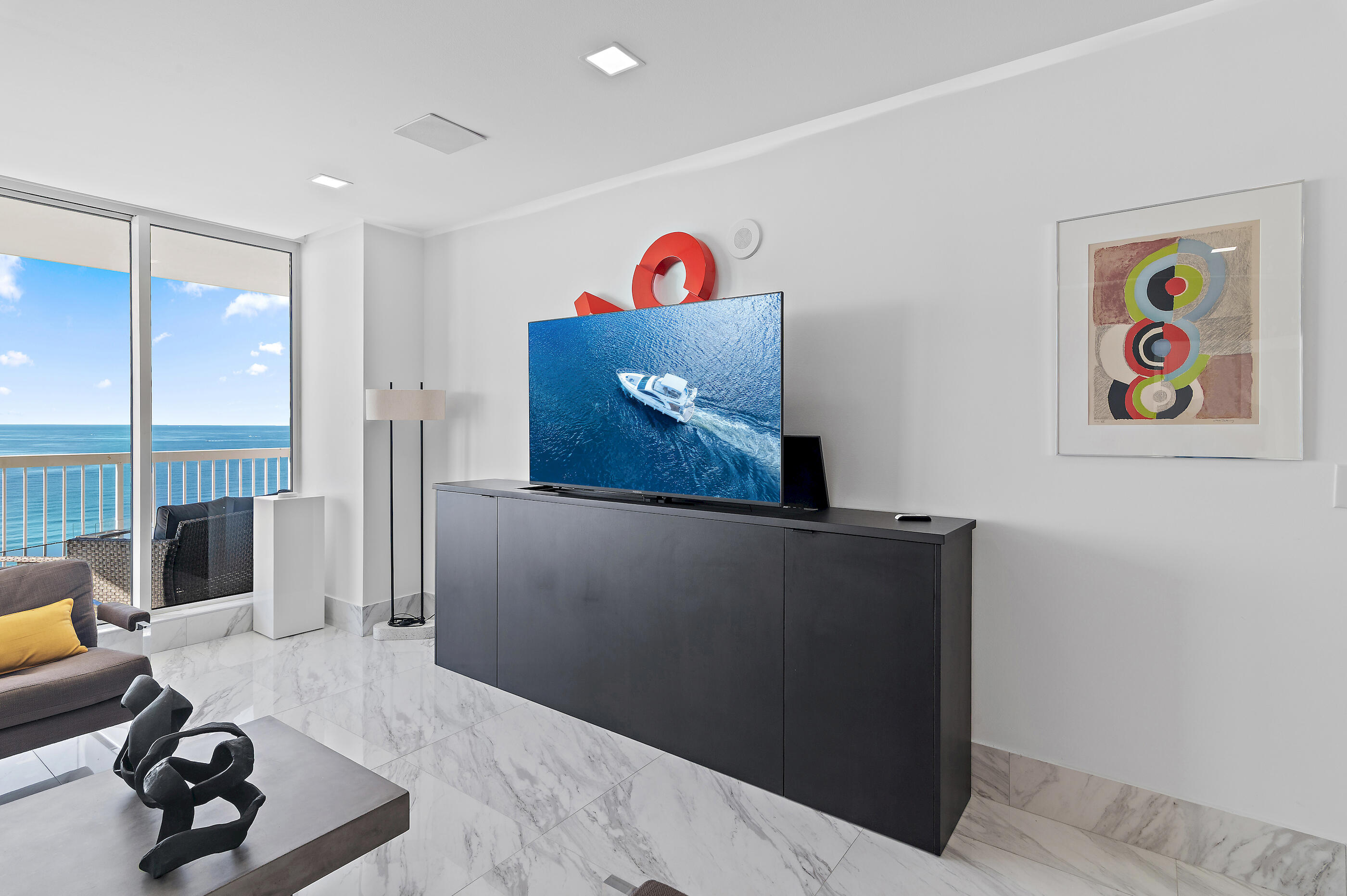 SILVER BEACH TOWERS E - Residential