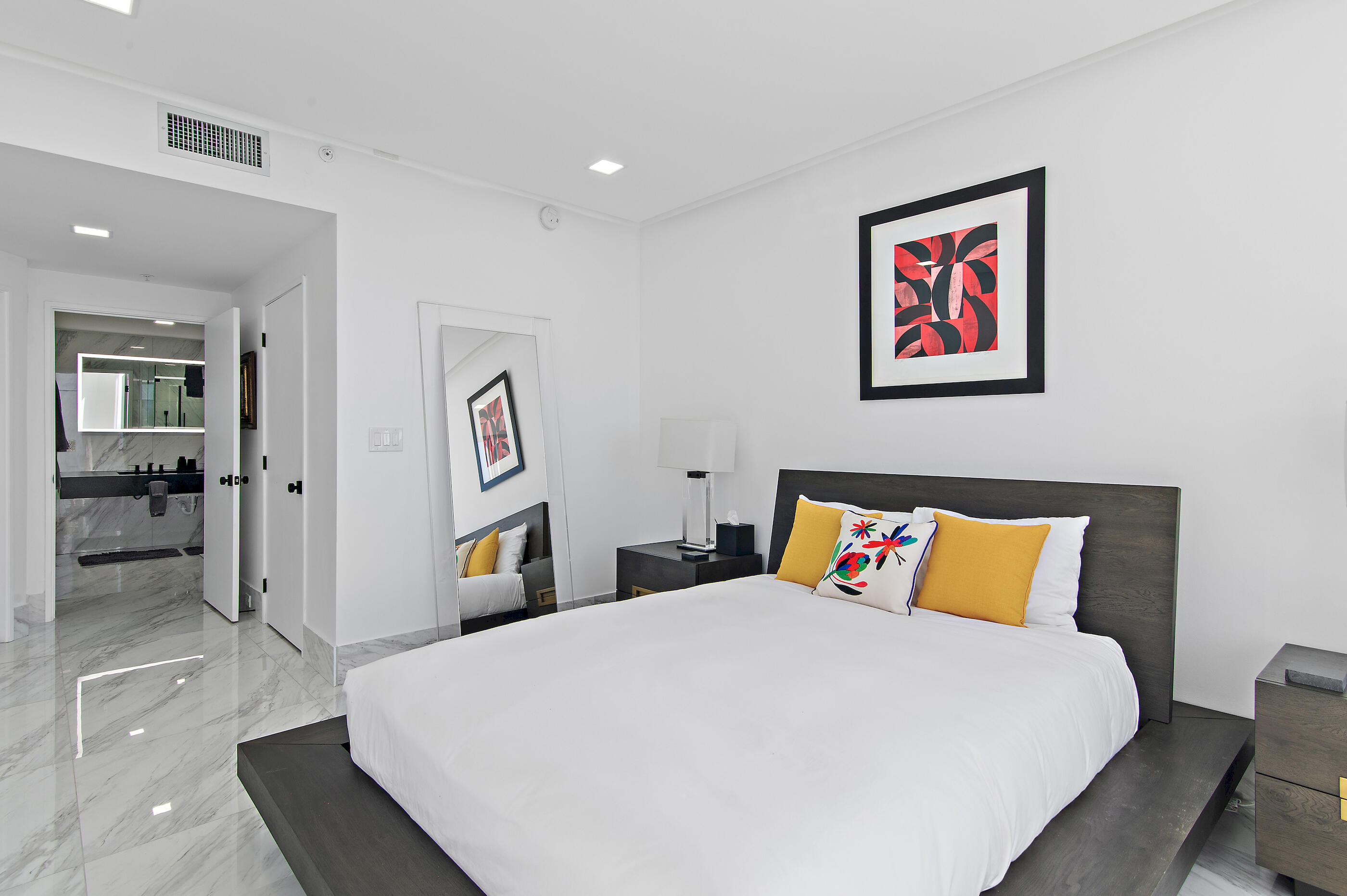 SILVER BEACH TOWERS E - Residential