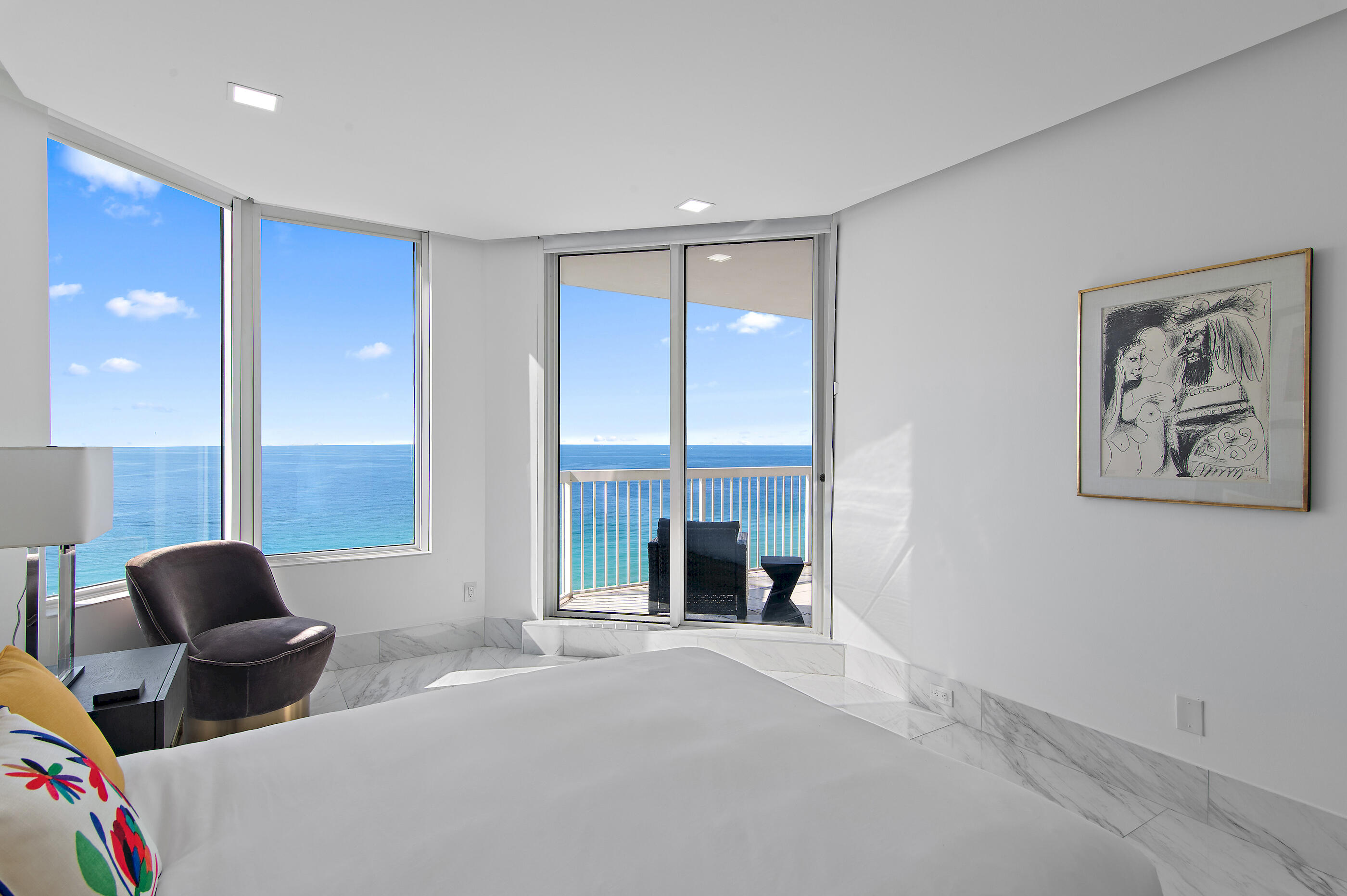 SILVER BEACH TOWERS E - Residential