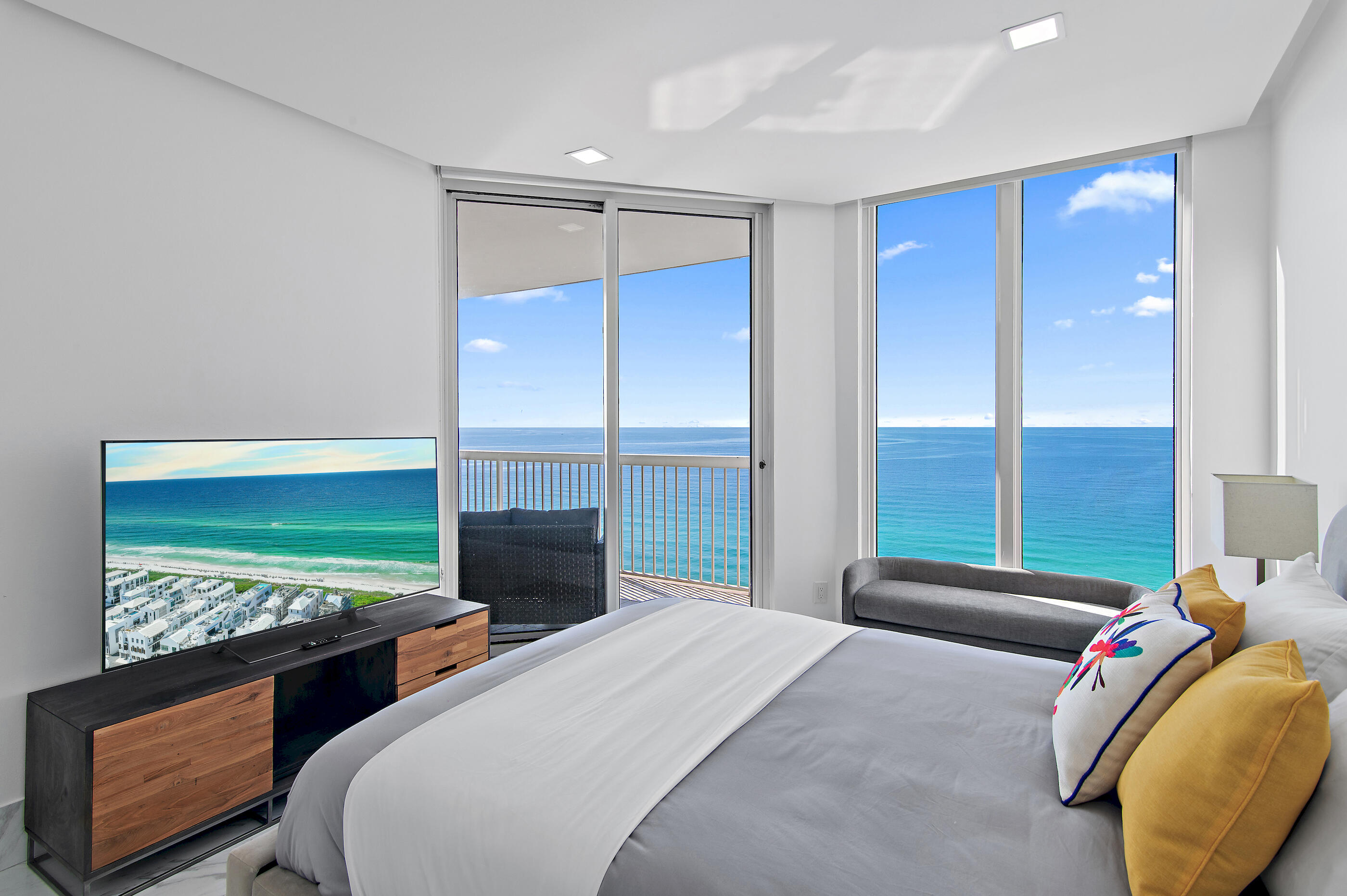 SILVER BEACH TOWERS E - Residential