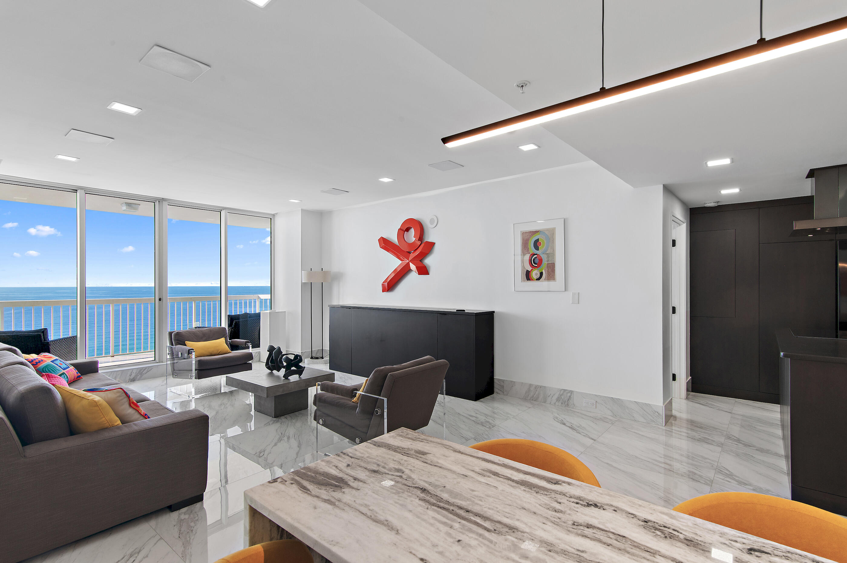 SILVER BEACH TOWERS E - Residential
