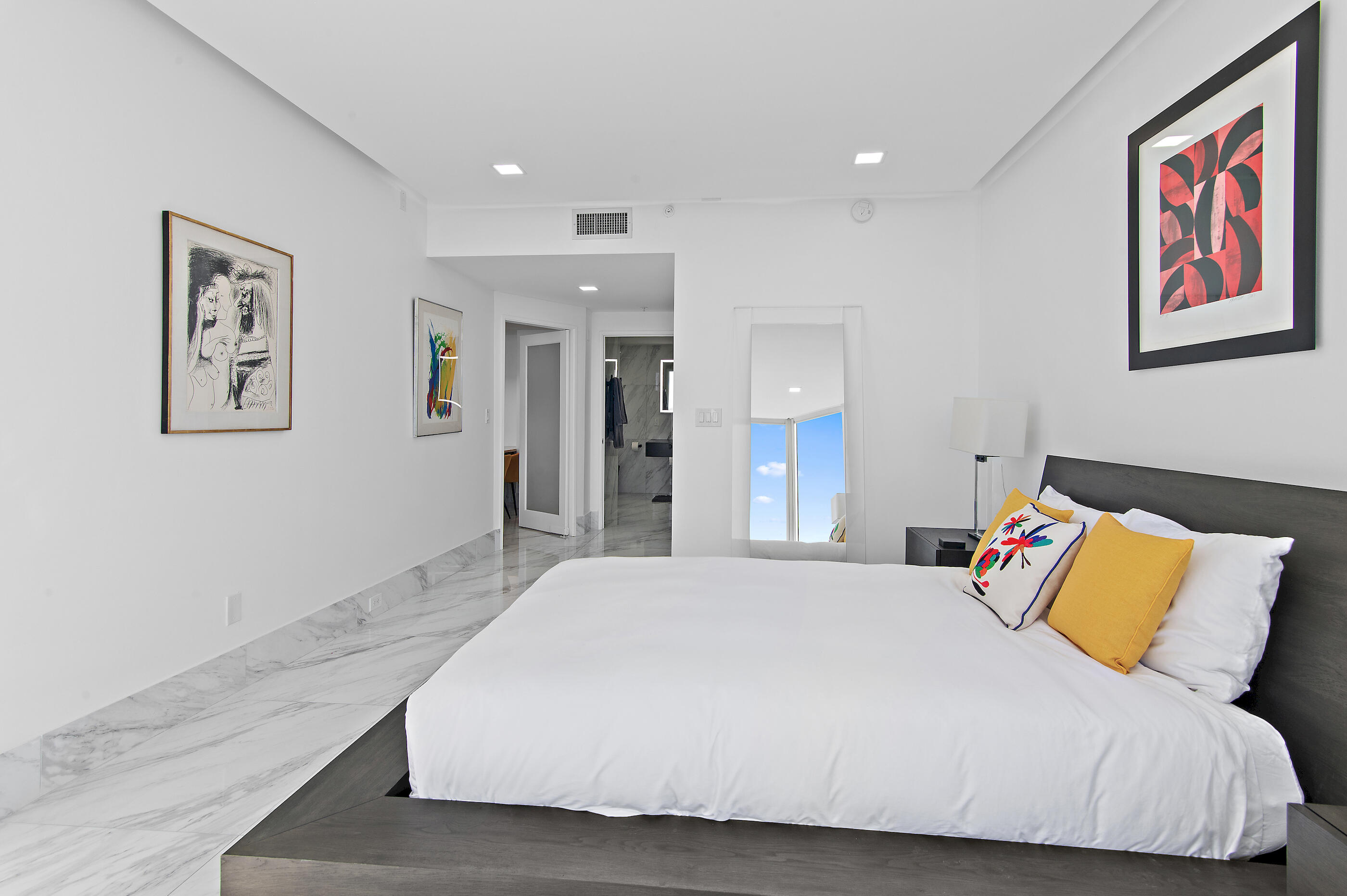 SILVER BEACH TOWERS E - Residential
