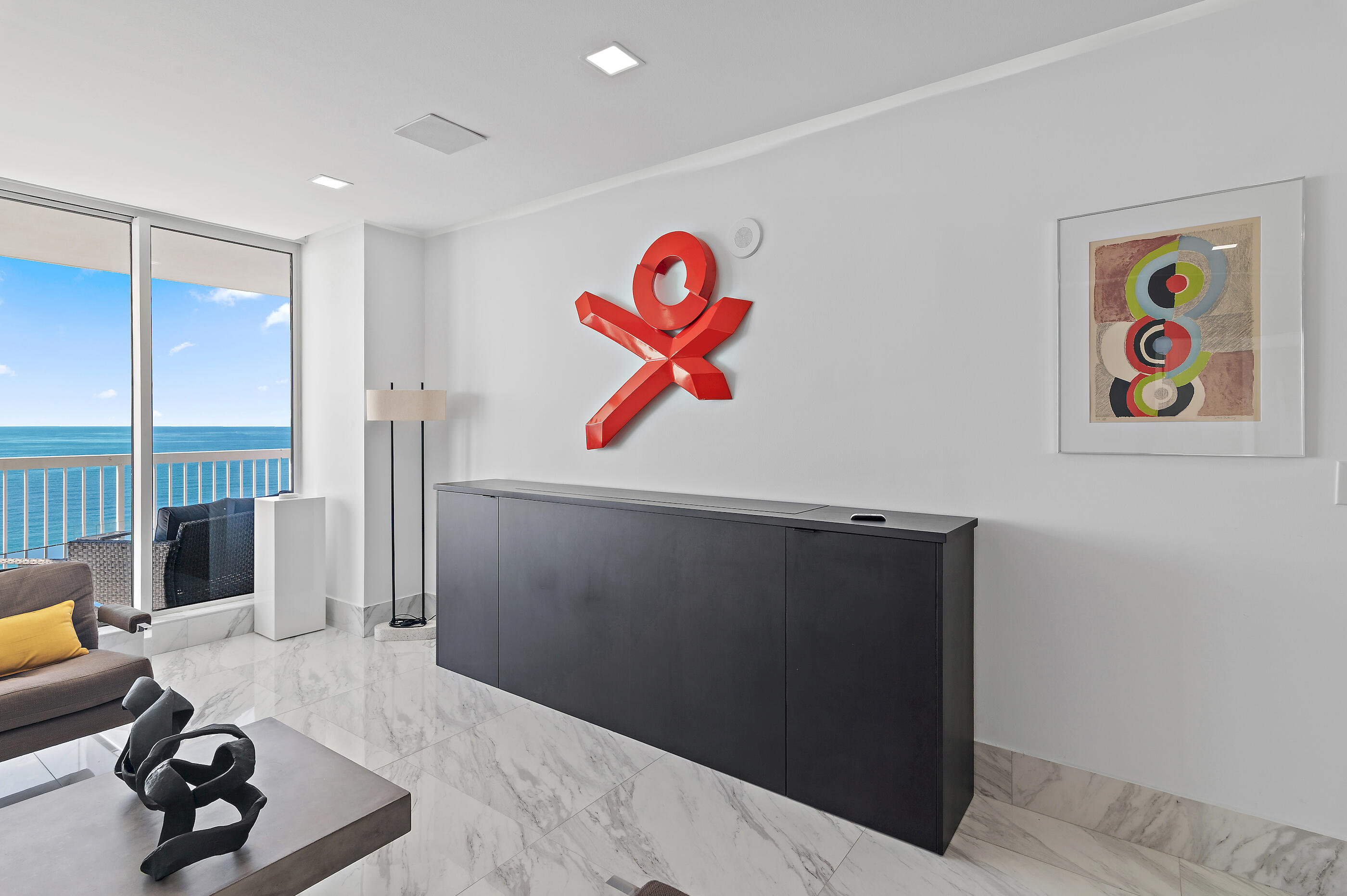 SILVER BEACH TOWERS E - Residential
