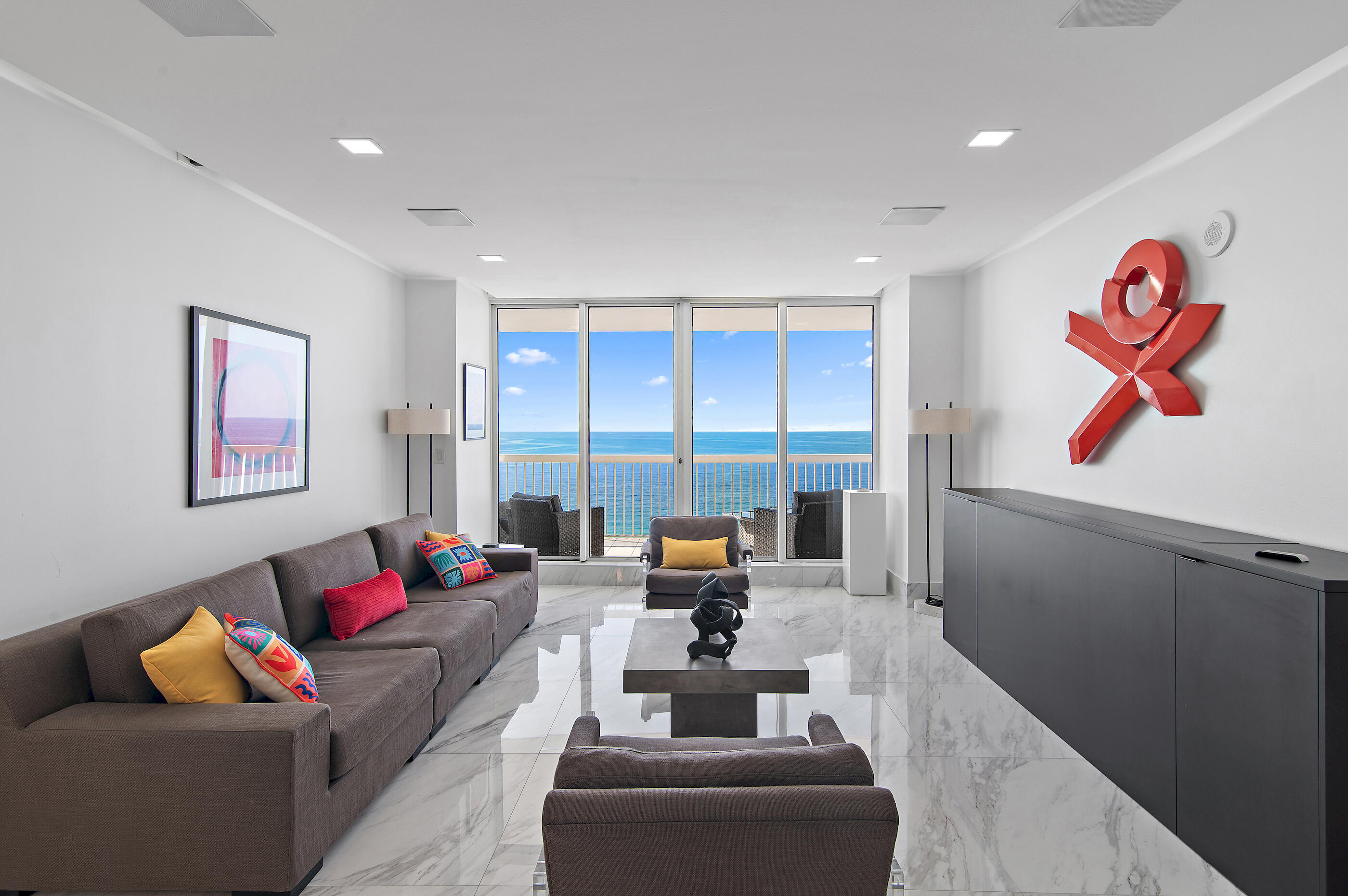 SILVER BEACH TOWERS E - Residential