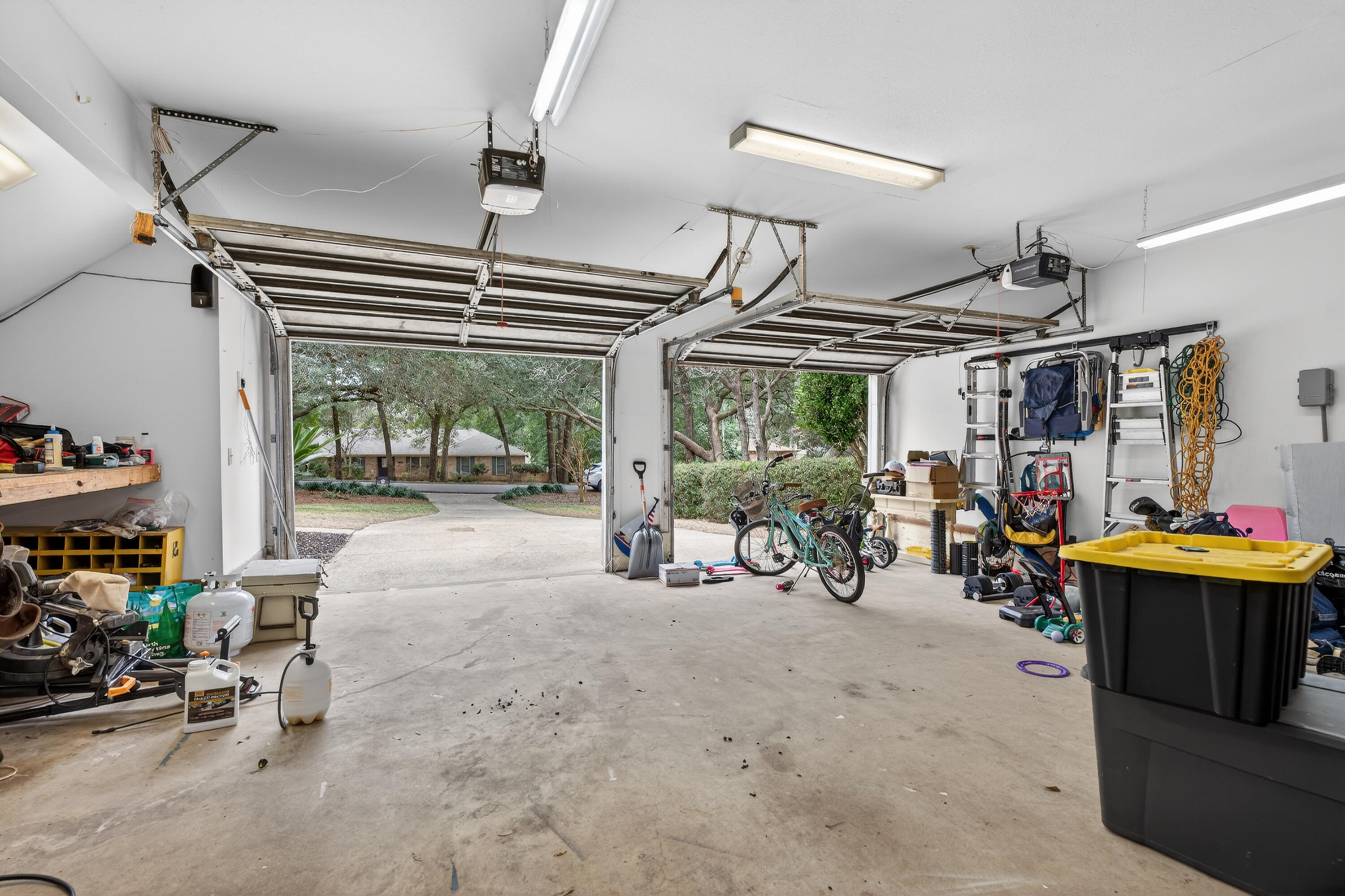 LE CHATEAU - Residential