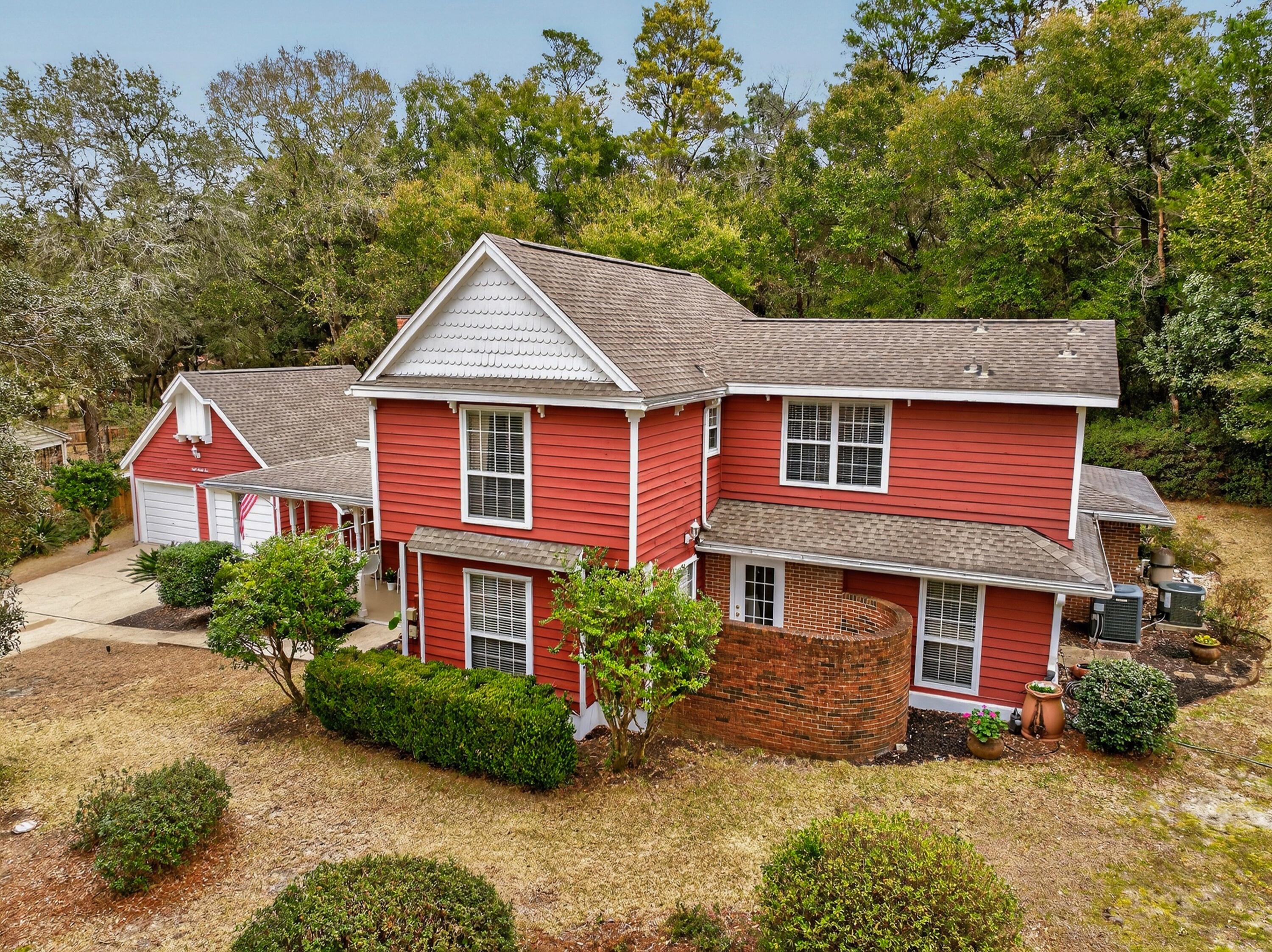 LE CHATEAU - Residential