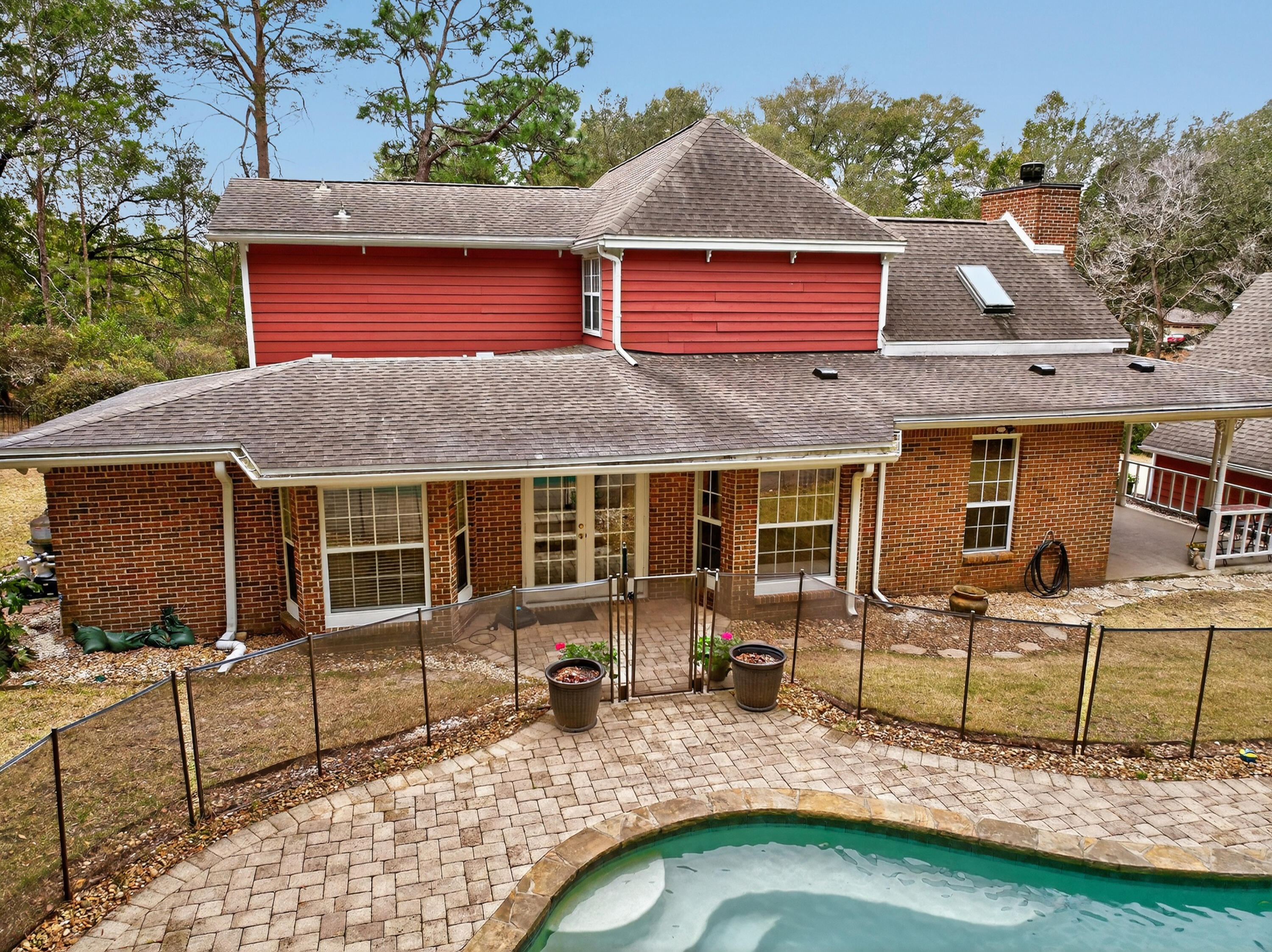 LE CHATEAU - Residential