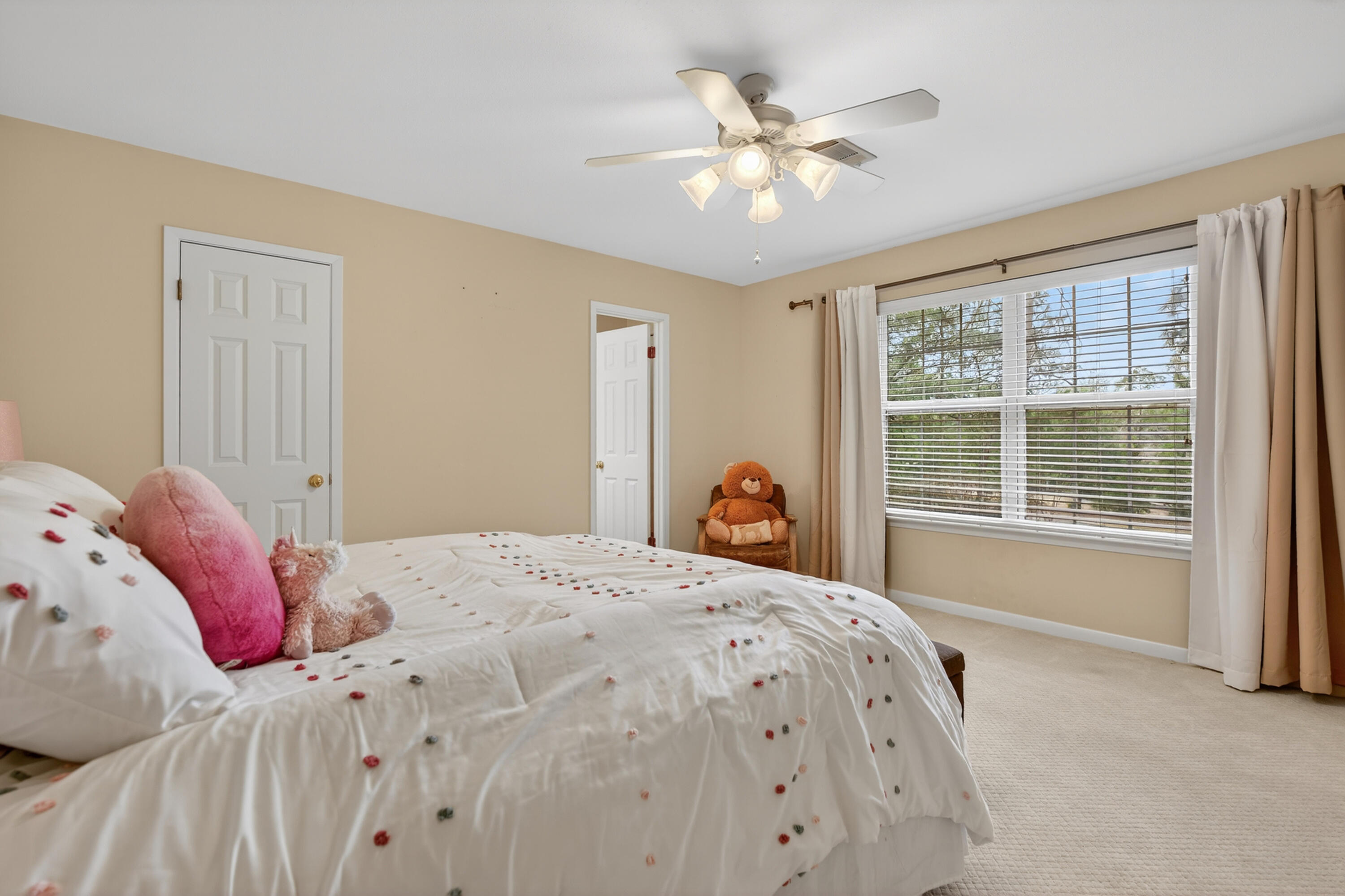 LE CHATEAU - Residential