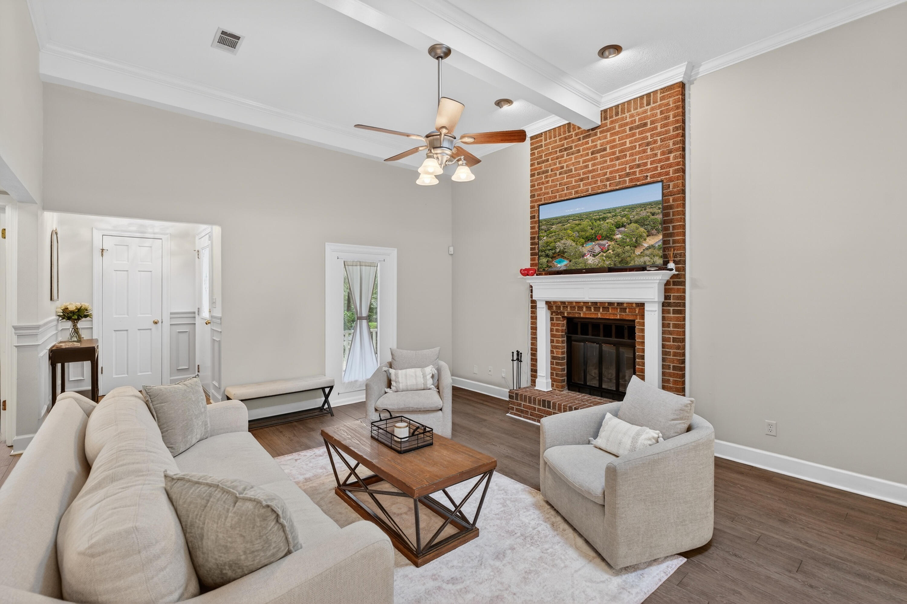 LE CHATEAU - Residential