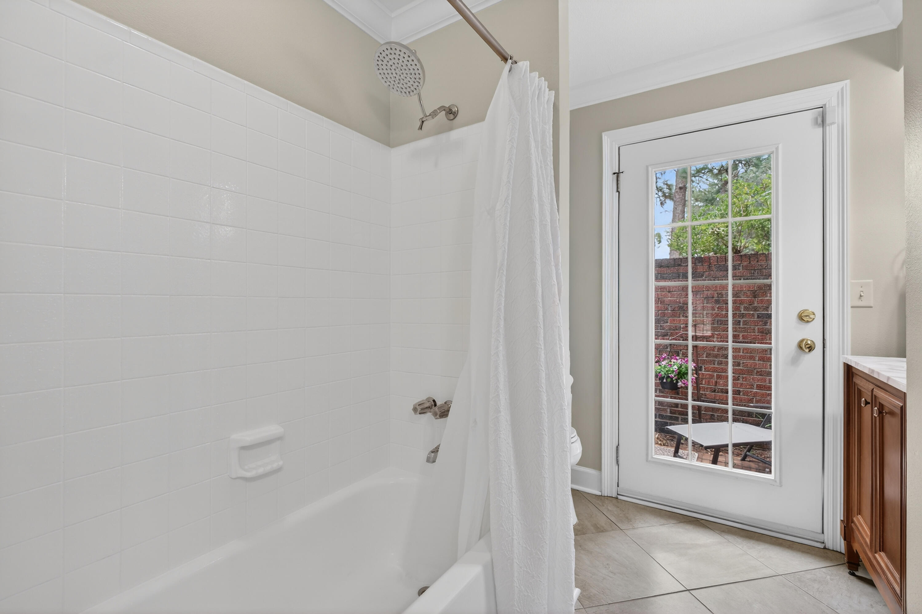 LE CHATEAU - Residential