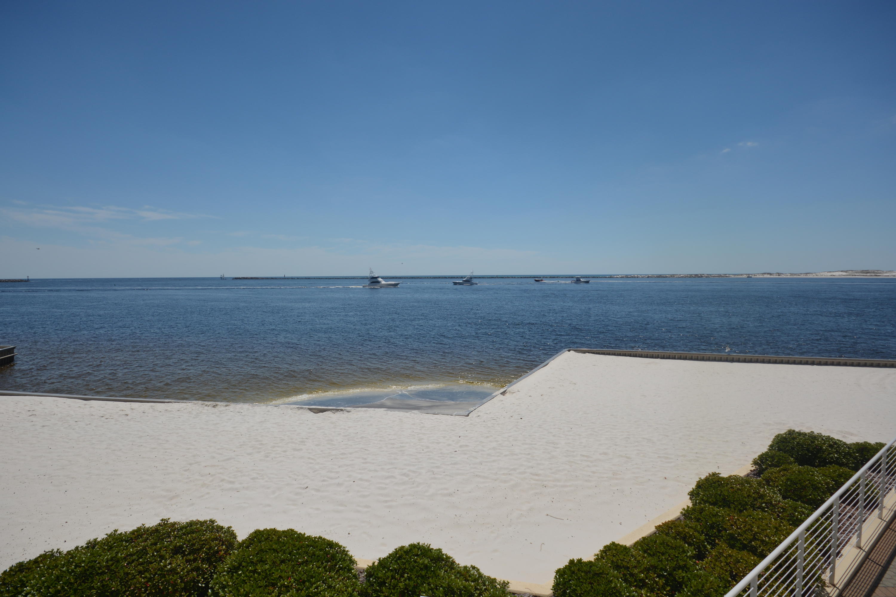 EAST PASS TOWERS CONDO PH 2 - Residential