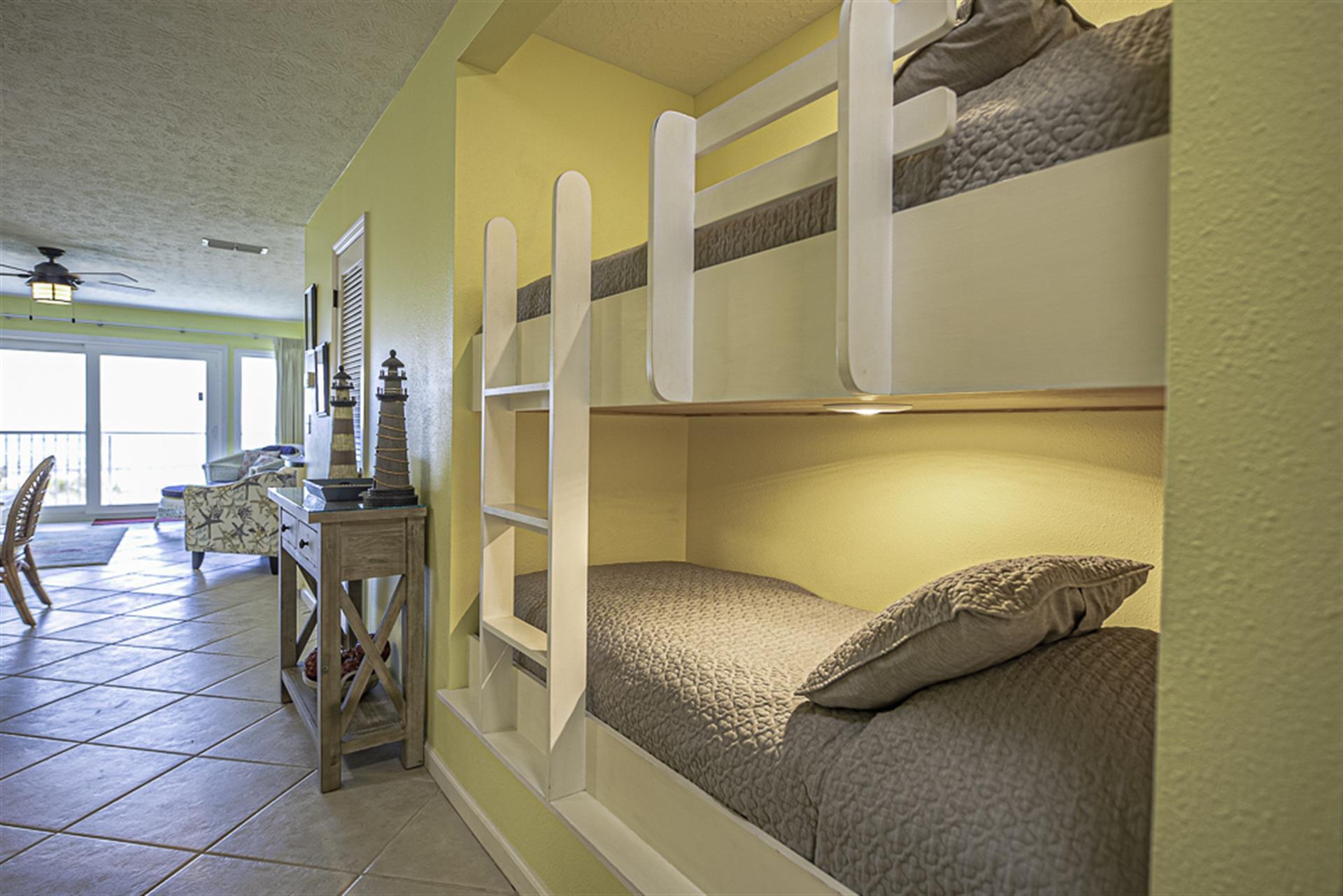 SEAFARER CONDO - Residential