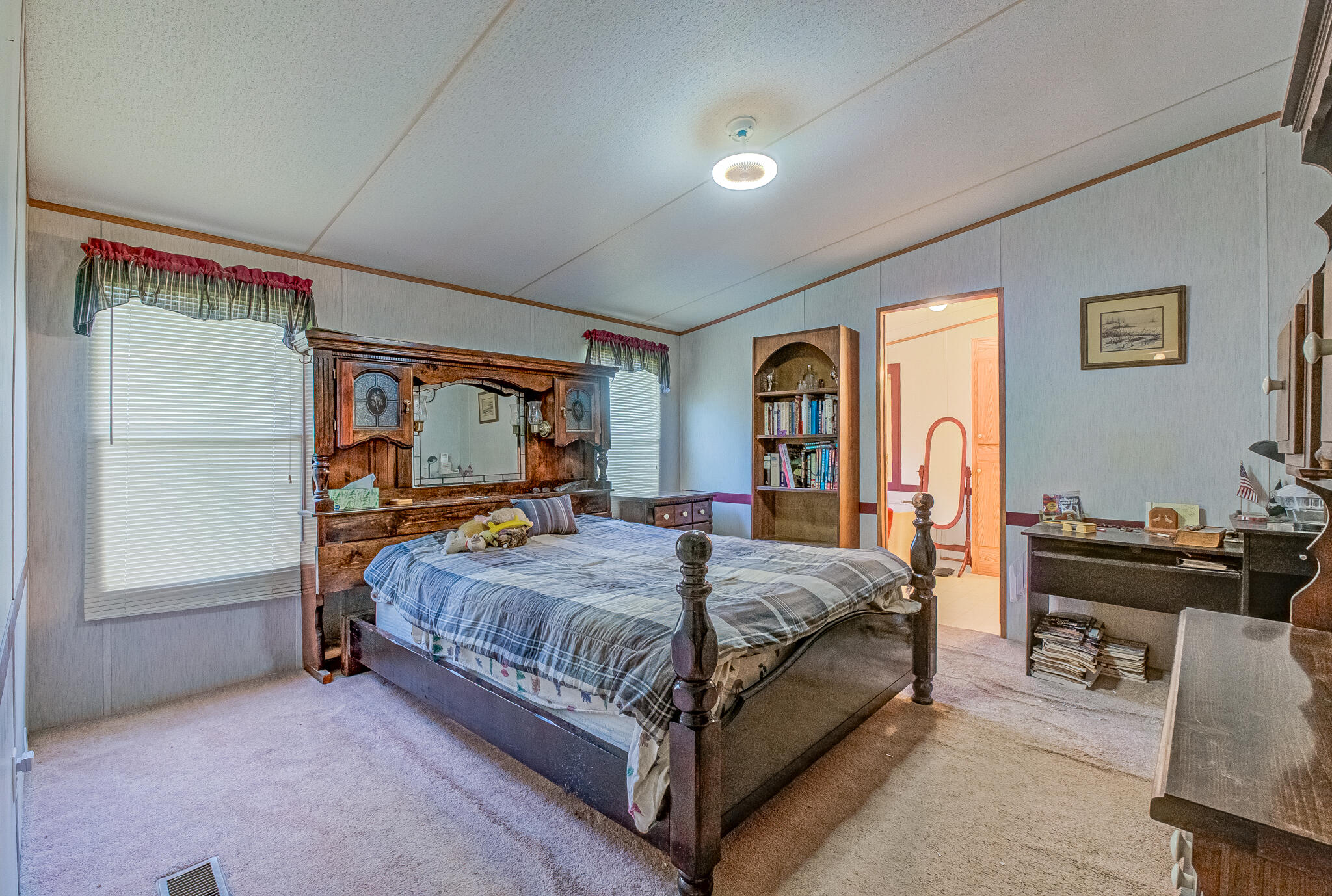 NO RECORDED SUBDIVISION - Residential