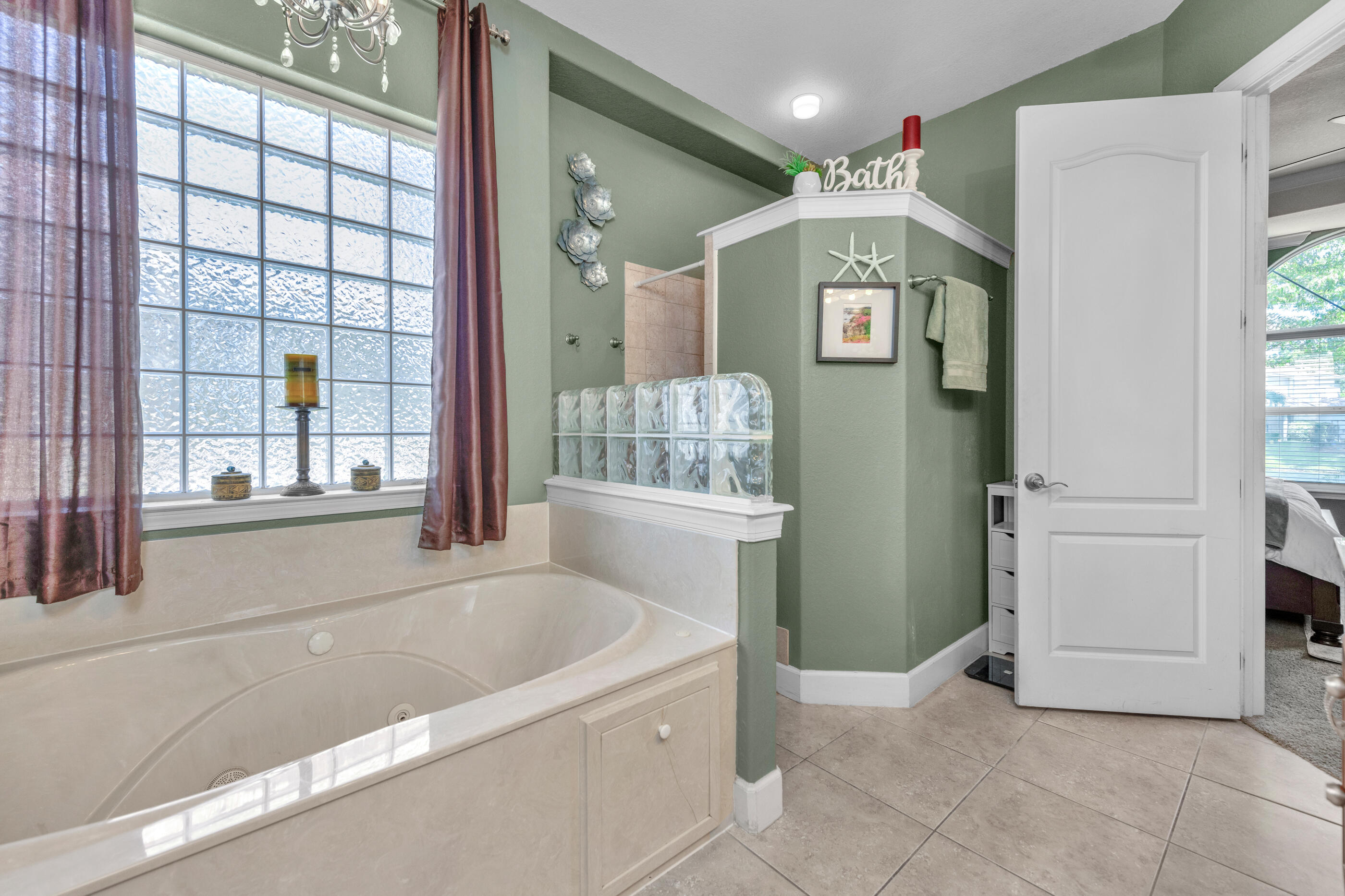 EMERALD LAKES PH 1 - Residential