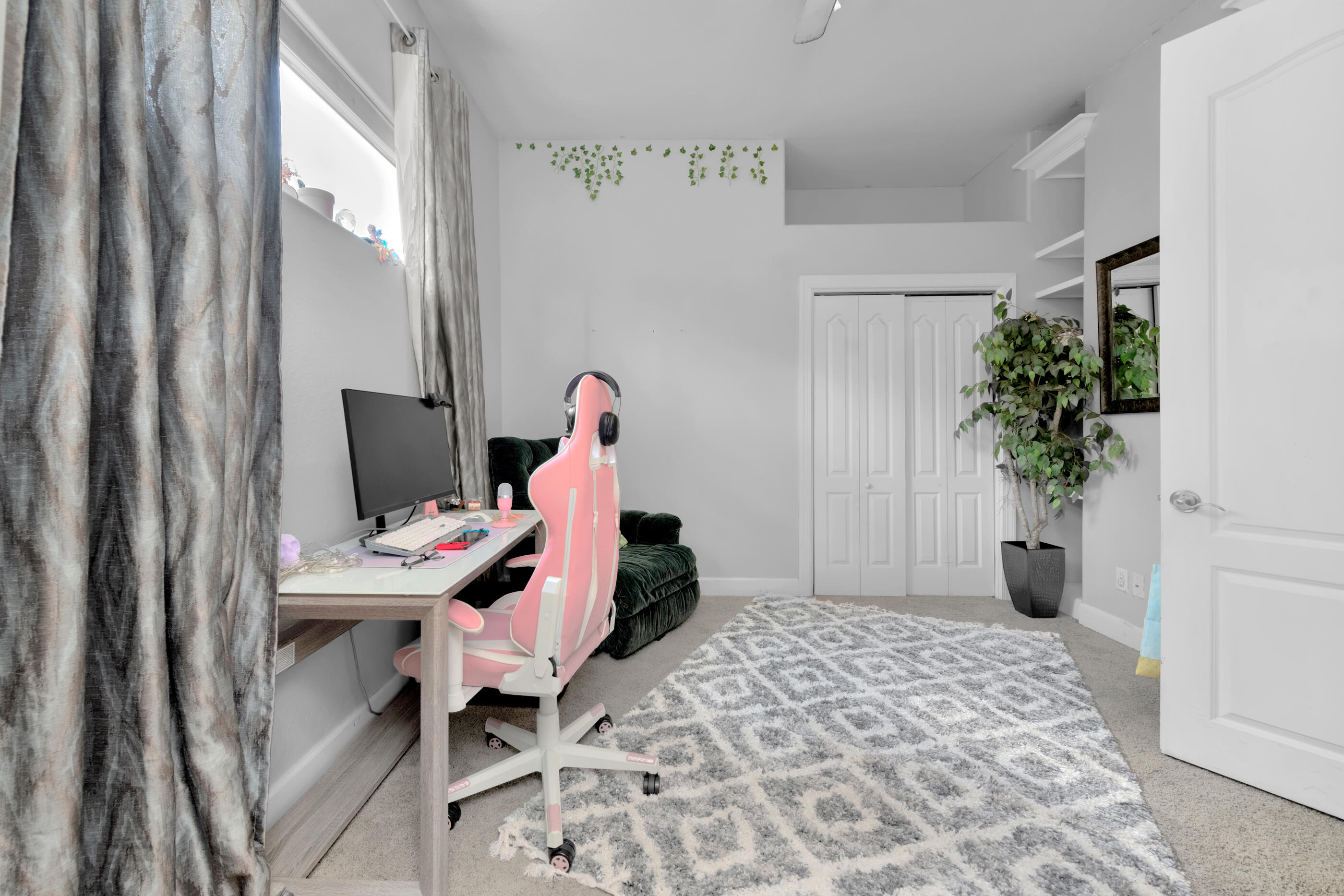 EMERALD LAKES PH 1 - Residential