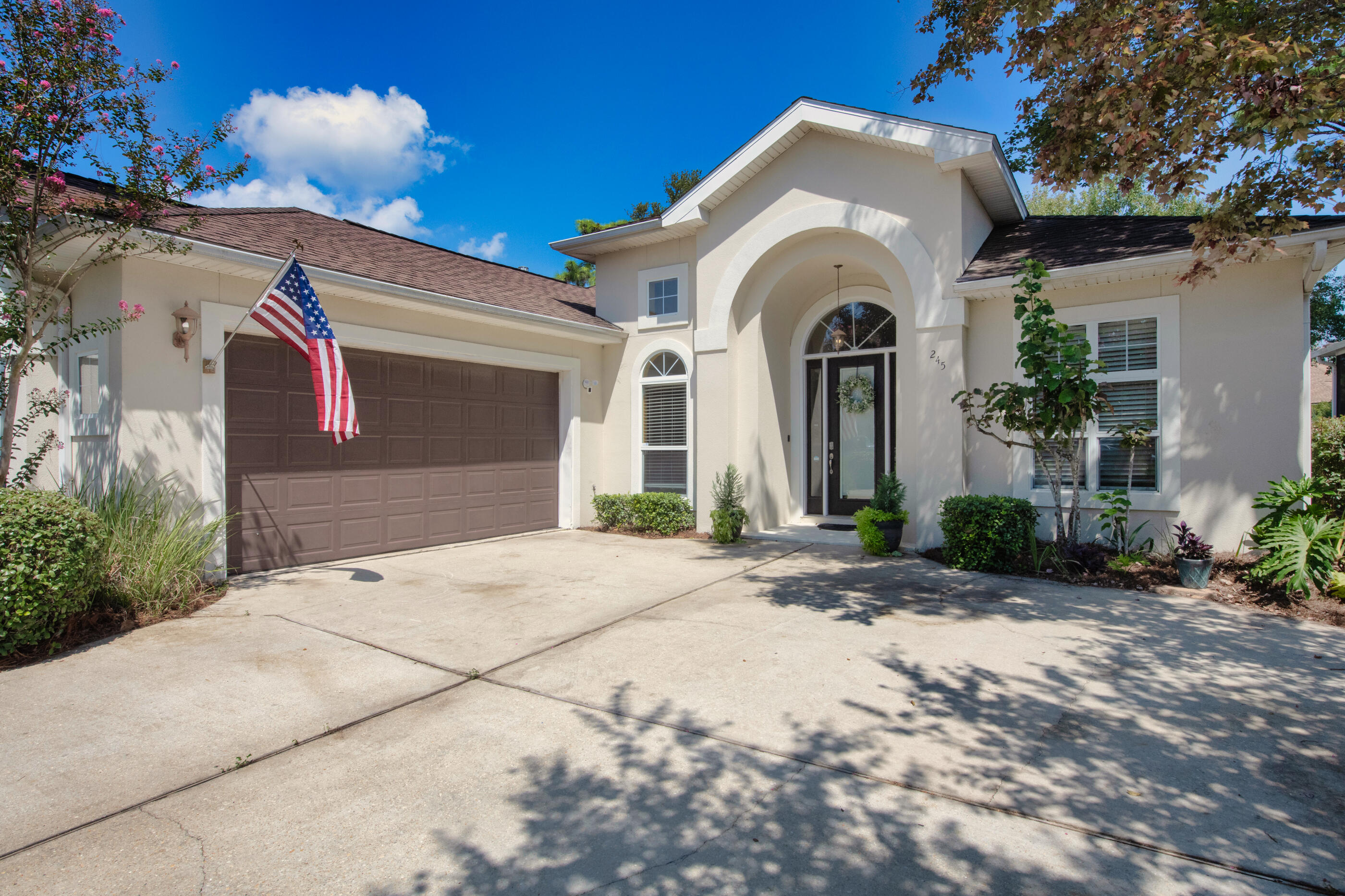 EMERALD LAKES PH 1 - Residential