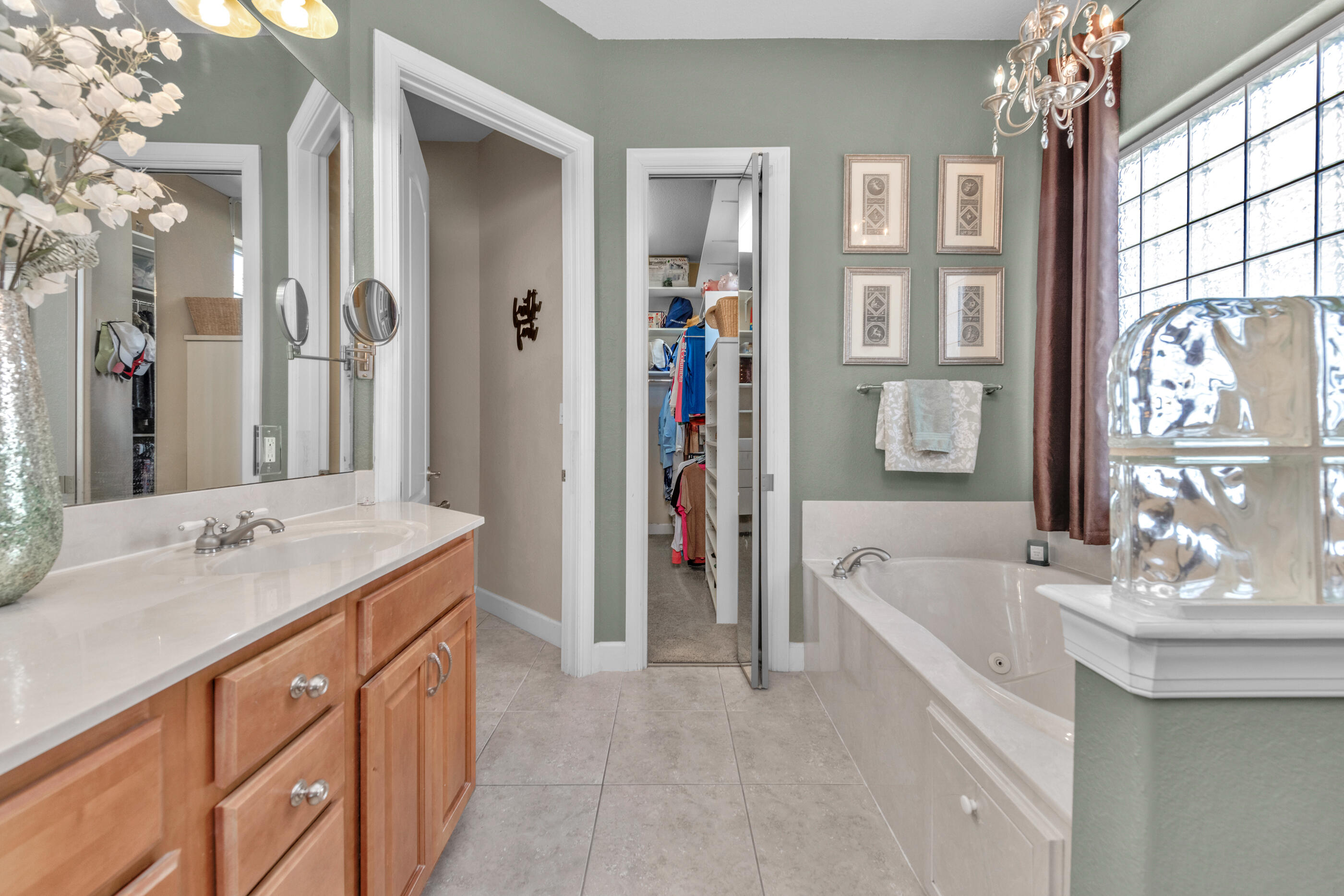 EMERALD LAKES PH 1 - Residential