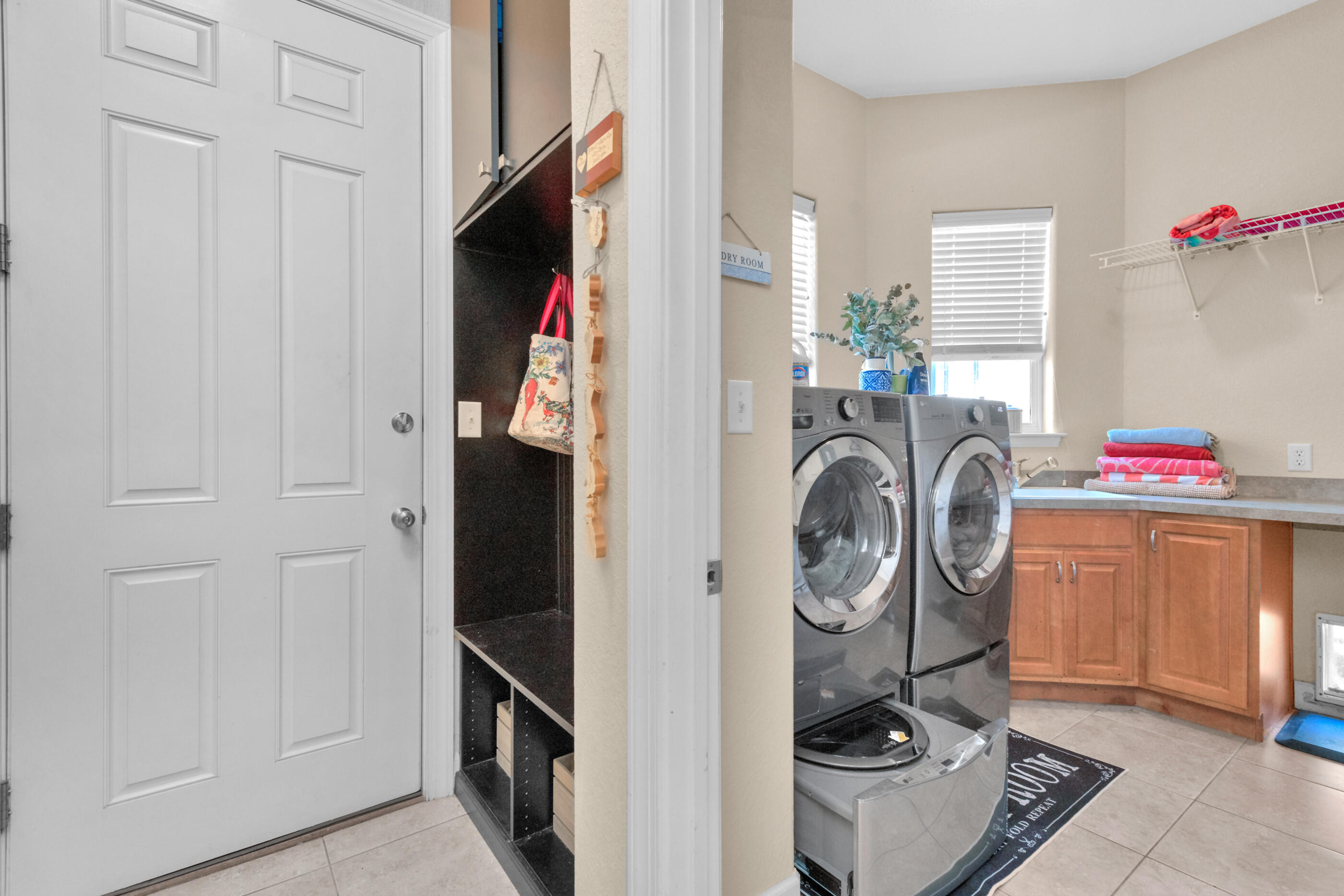 EMERALD LAKES PH 1 - Residential