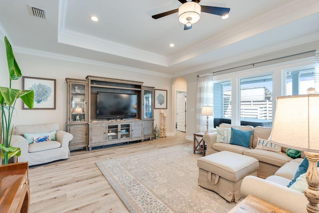 SEACLUSION BEACH - Residential