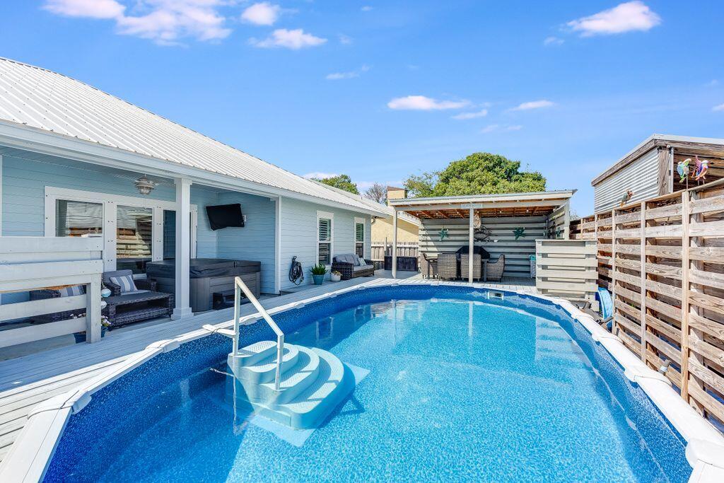 SEACLUSION BEACH - Residential