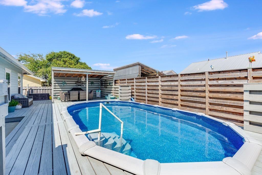 SEACLUSION BEACH - Residential