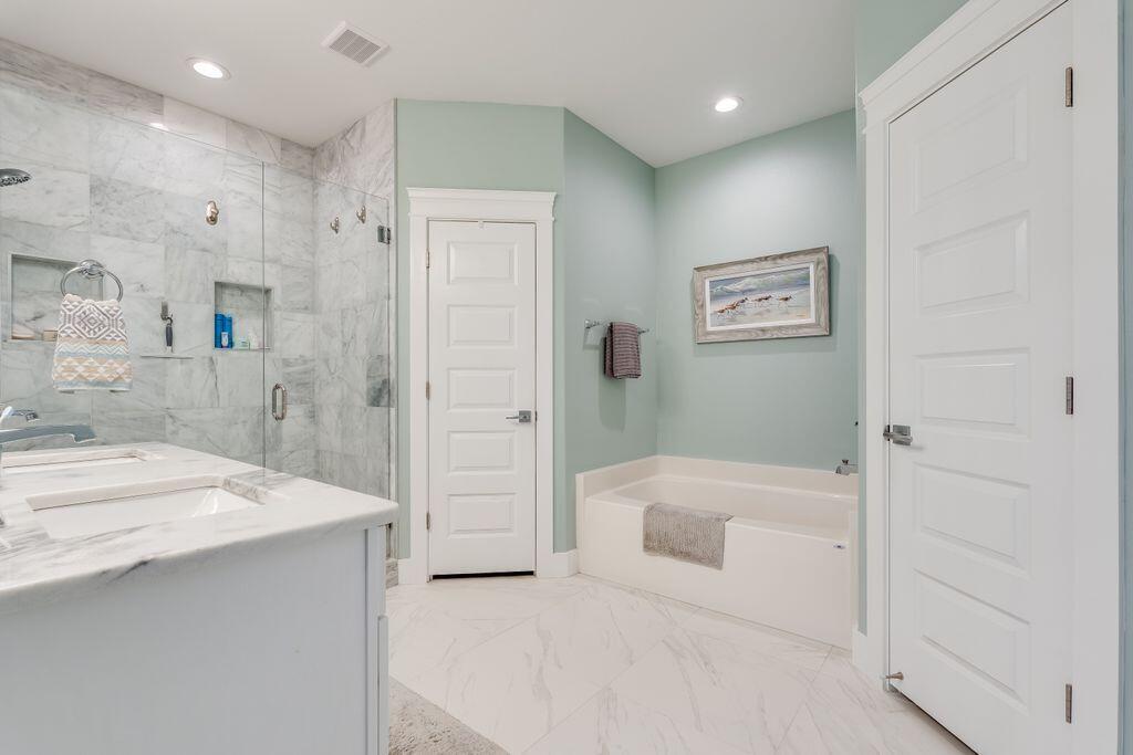 SEACLUSION BEACH - Residential