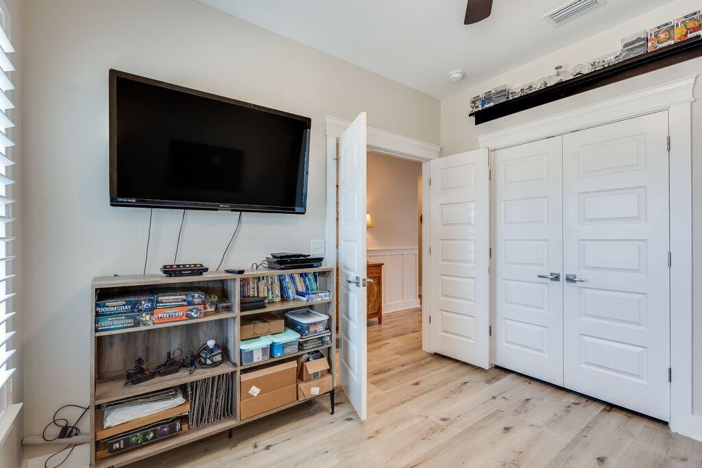 SEACLUSION BEACH - Residential