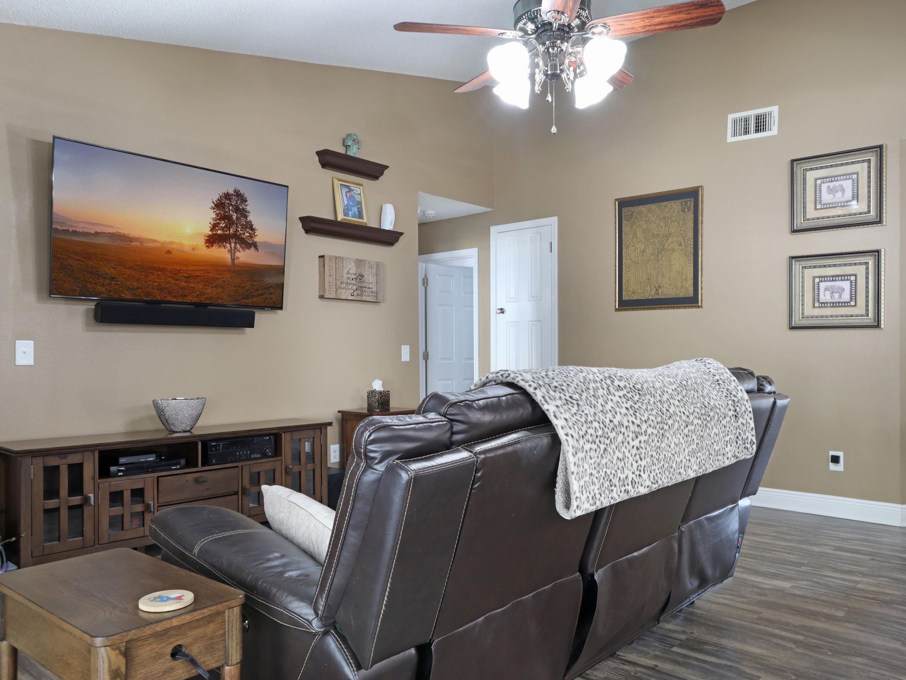 TANGLEWOOD OAKS - Residential