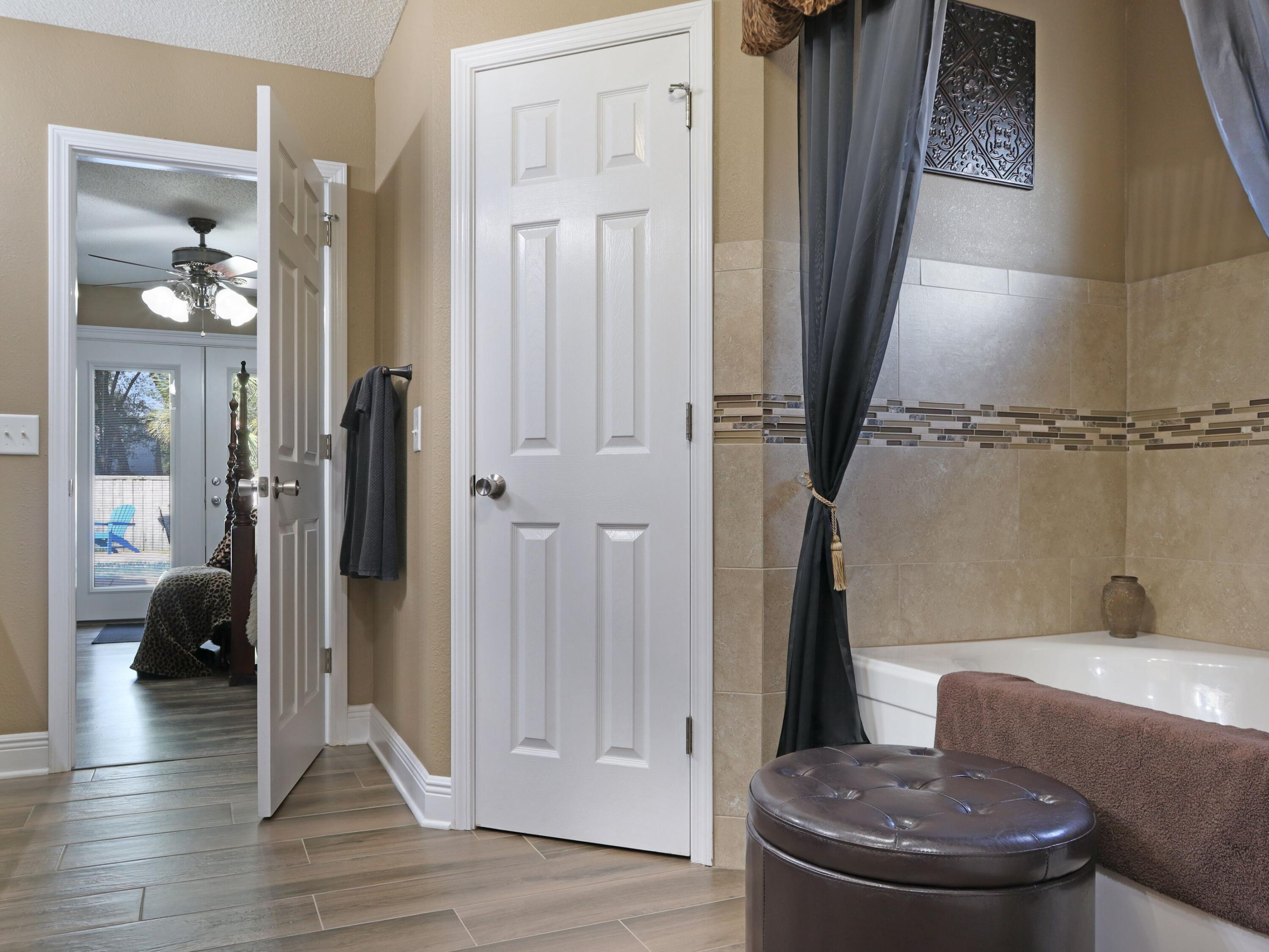 TANGLEWOOD OAKS - Residential