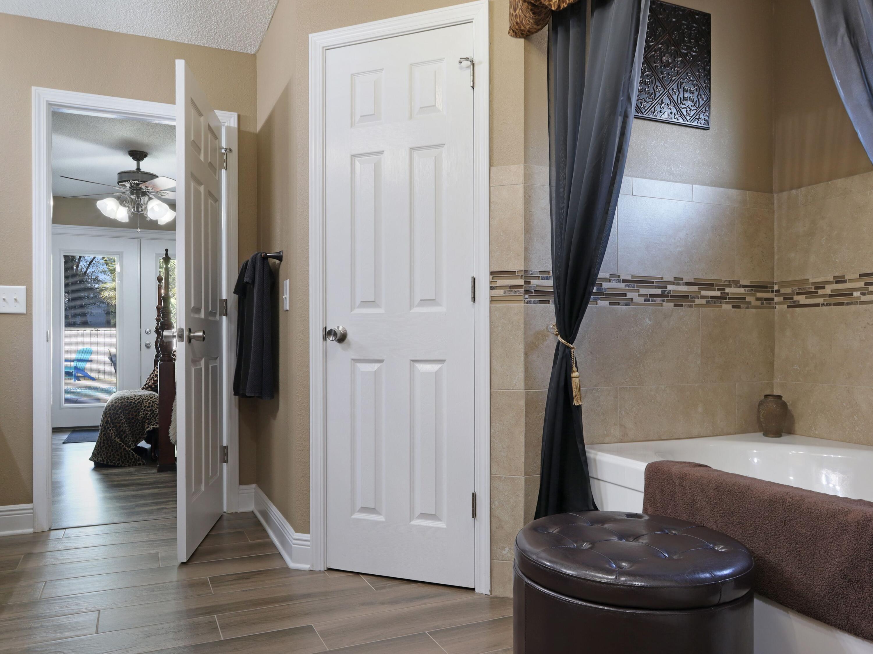 TANGLEWOOD OAKS - Residential