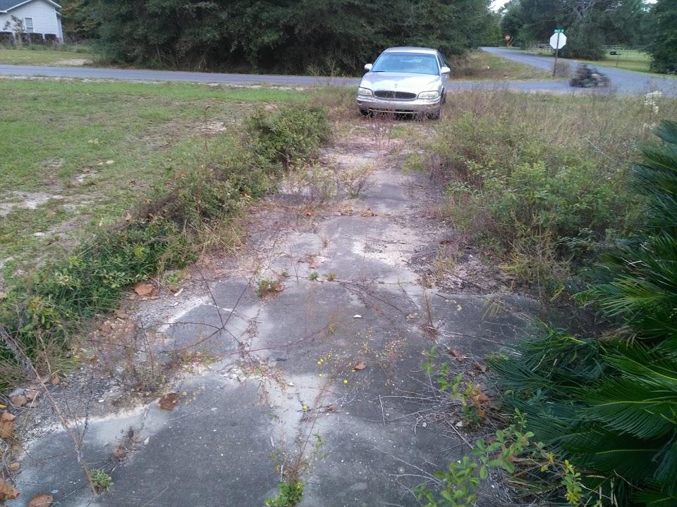 WHISPERING LAKES ESTATES - Land