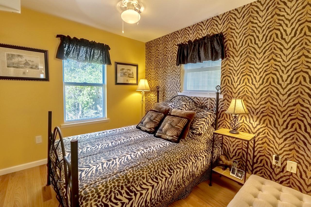 TOWN OF SANTA ROSA - Residential