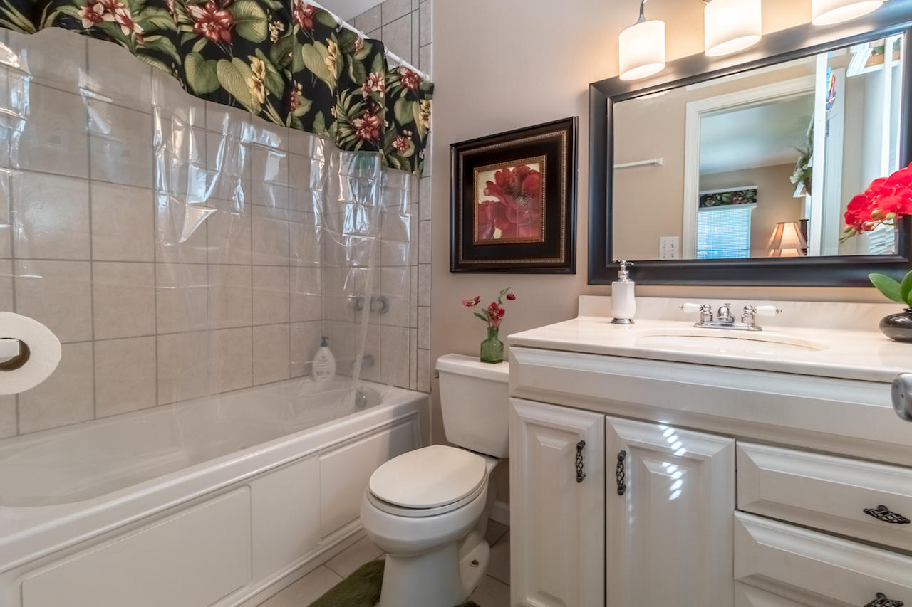 TOWN OF SANTA ROSA - Residential